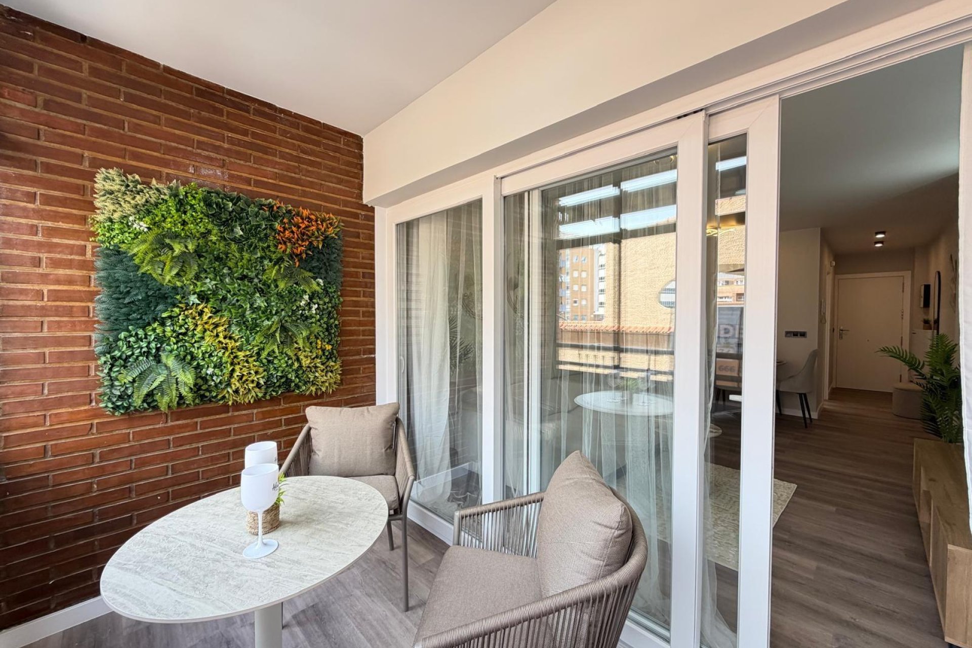 Revânzare - Apartament -
Torrevieja - Estacion De Autobuses