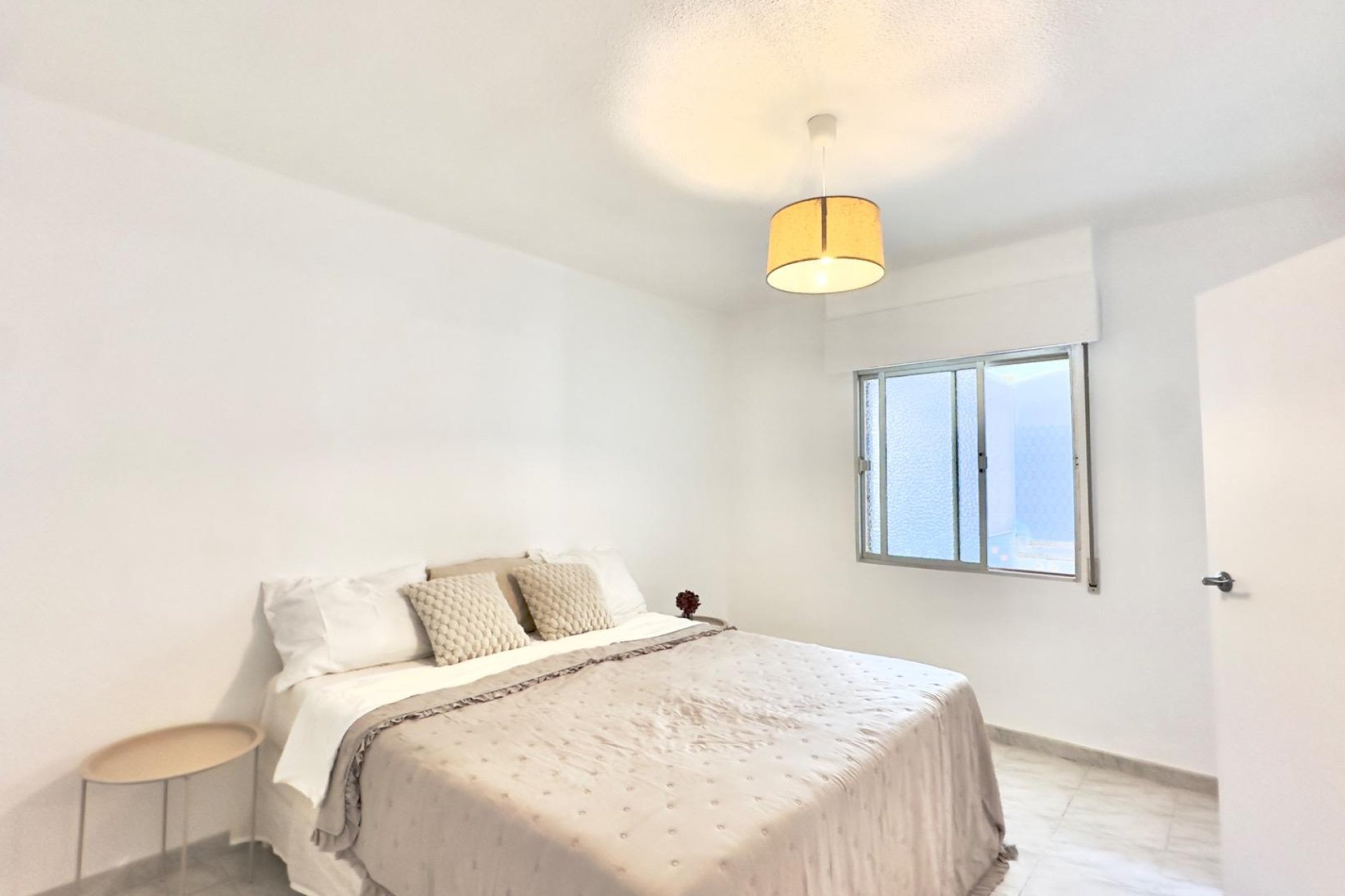 Revânzare - Apartament -
Torrevieja - Estacion De Autobuses