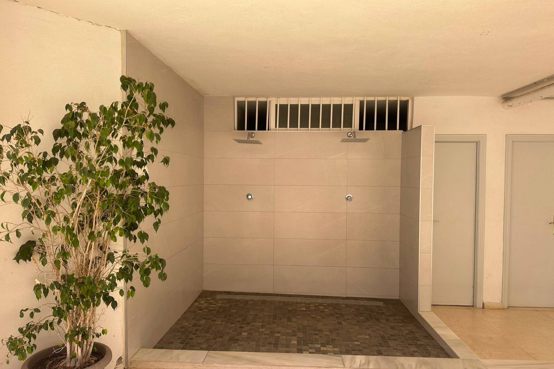 Revânzare - Apartament -
Torrevieja - Estacion De Autobuses
