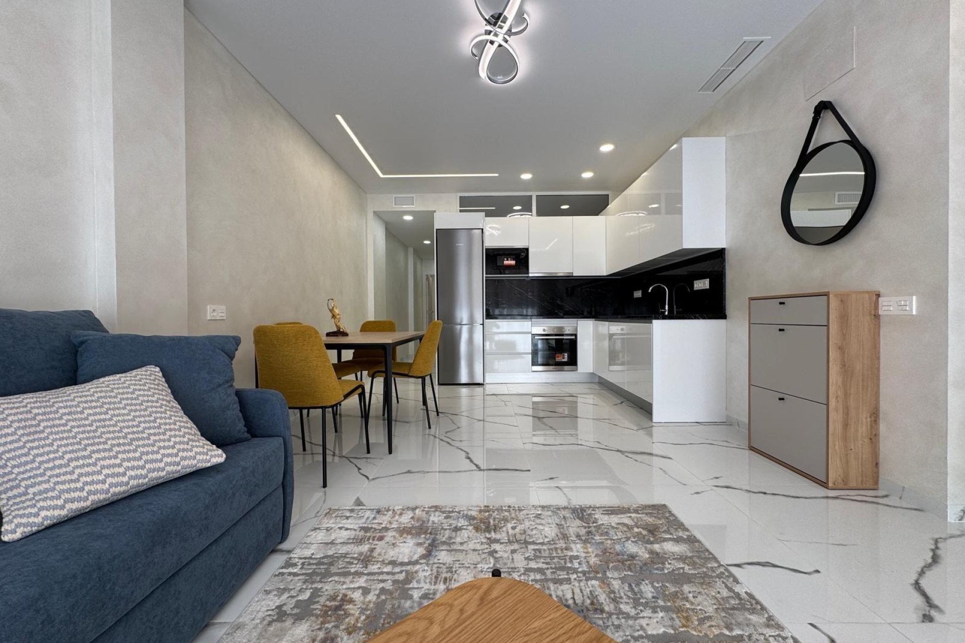 Revânzare - Apartament -
Torrevieja - Estacion De Autobuses