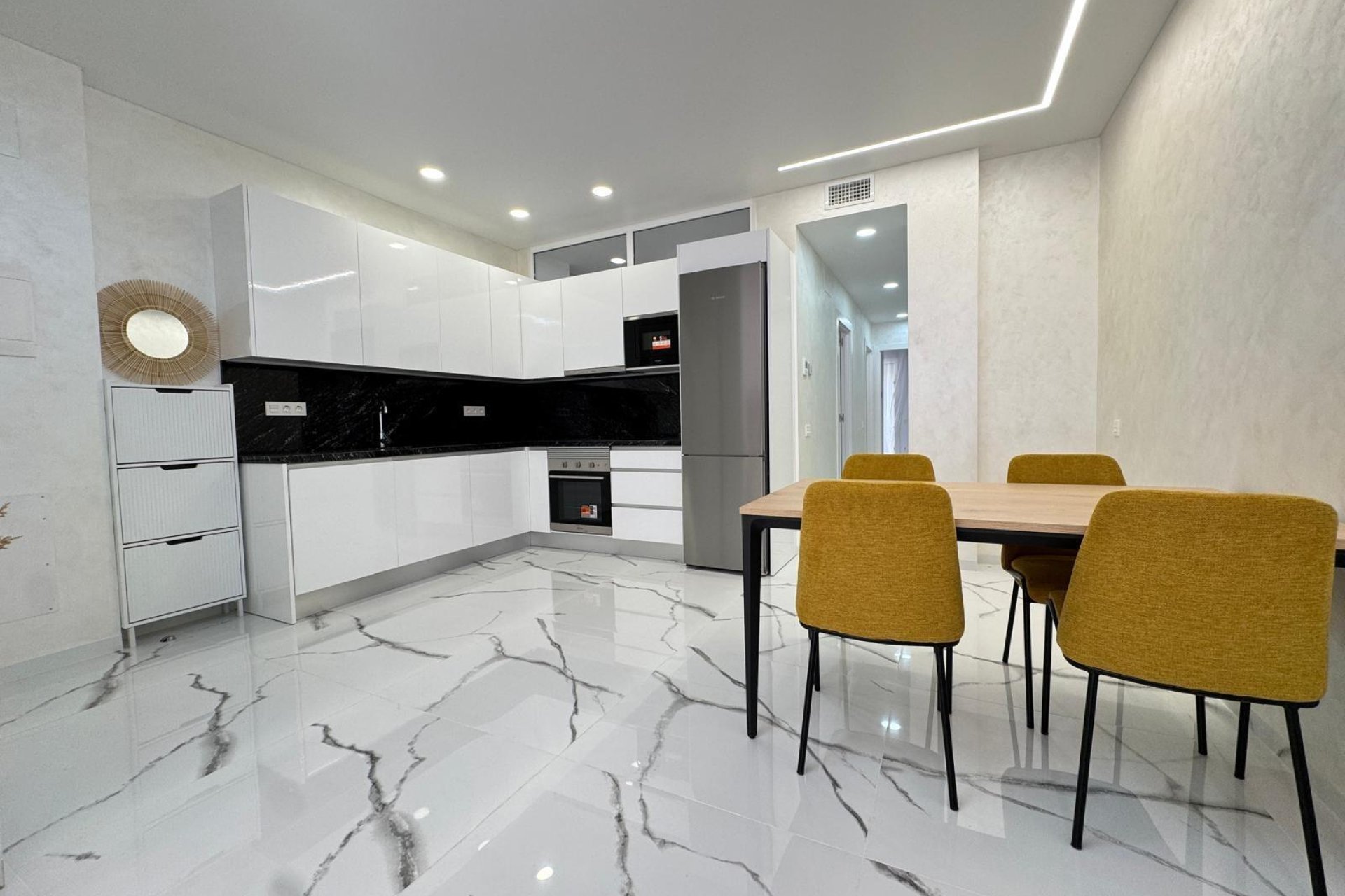 Revânzare - Apartament -
Torrevieja - Estacion De Autobuses