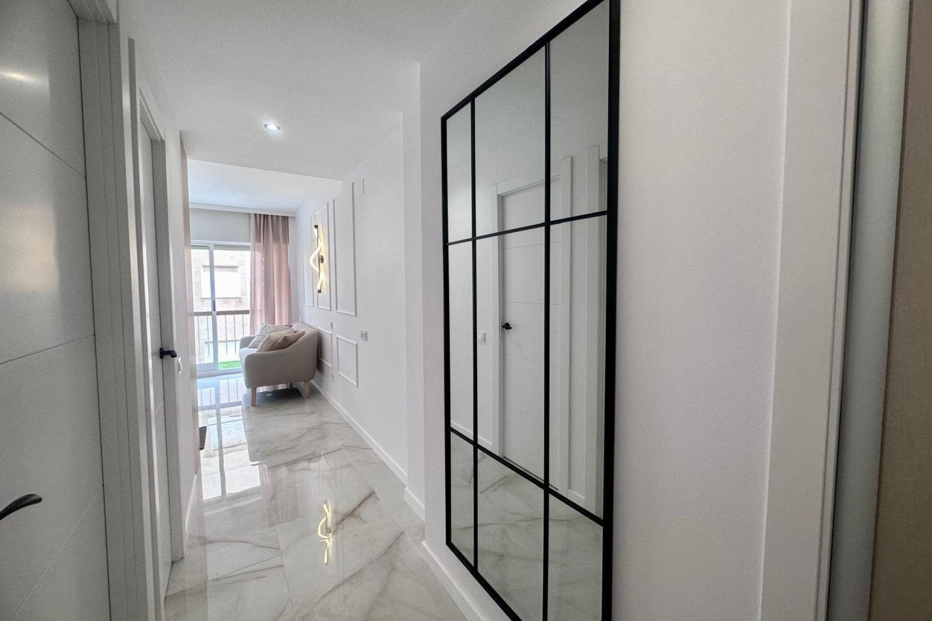 Revânzare - Apartament -
Torrevieja - Estacion De Autobuses