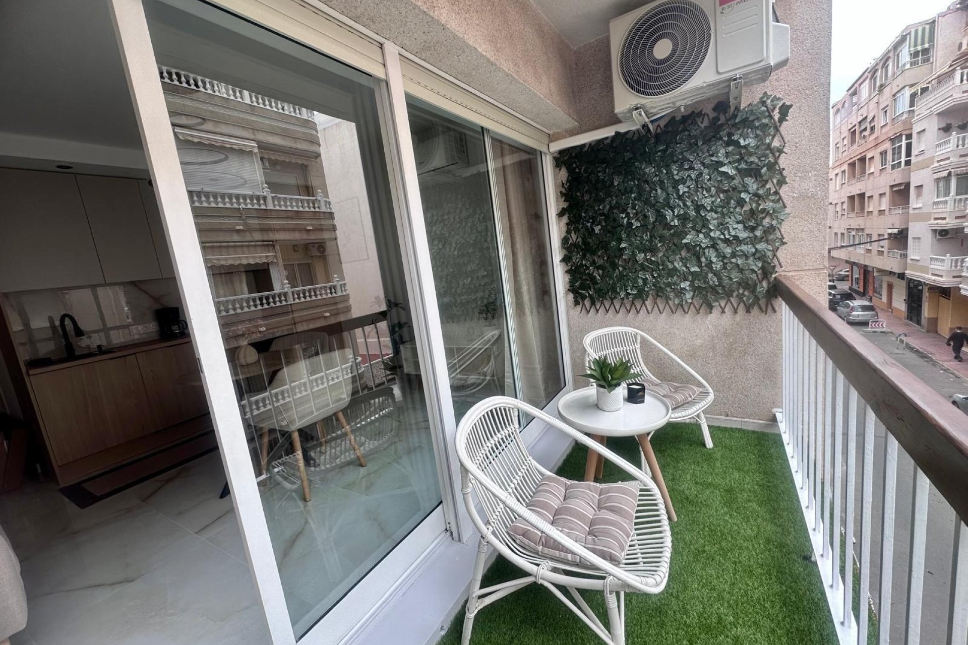 Revânzare - Apartament -
Torrevieja - Estacion De Autobuses