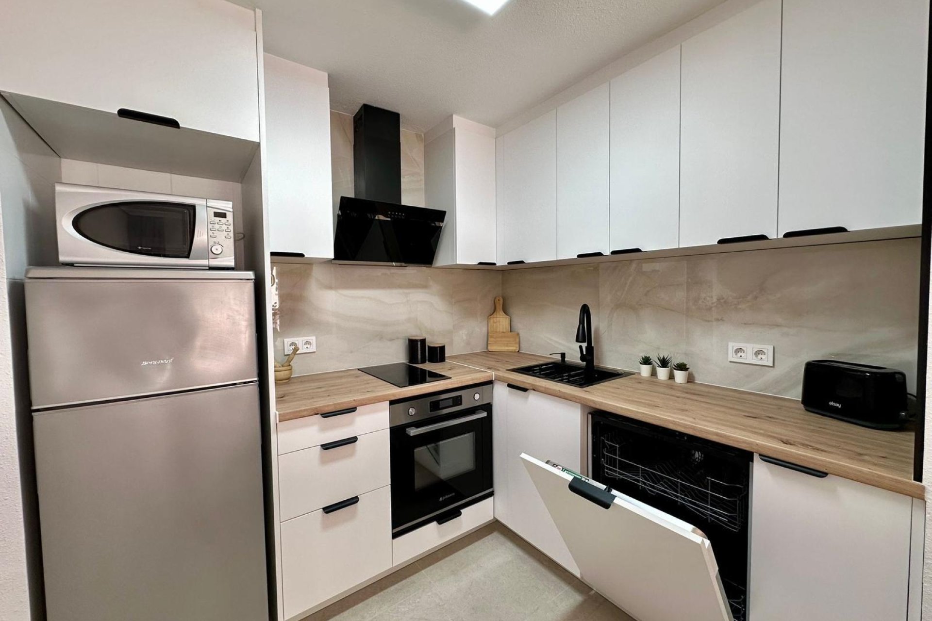 Revânzare - Apartament -
Torrevieja - Estacion De Autobuses