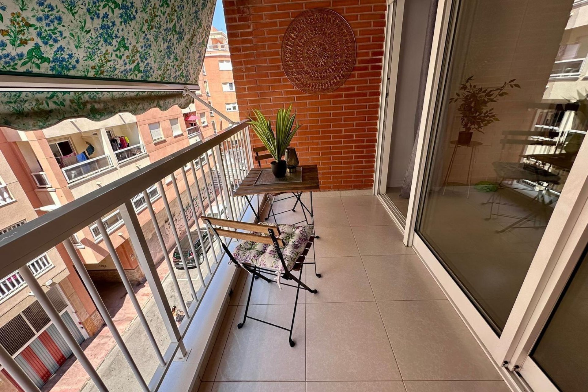 Revânzare - Apartament -
Torrevieja - Estacion De Autobuses