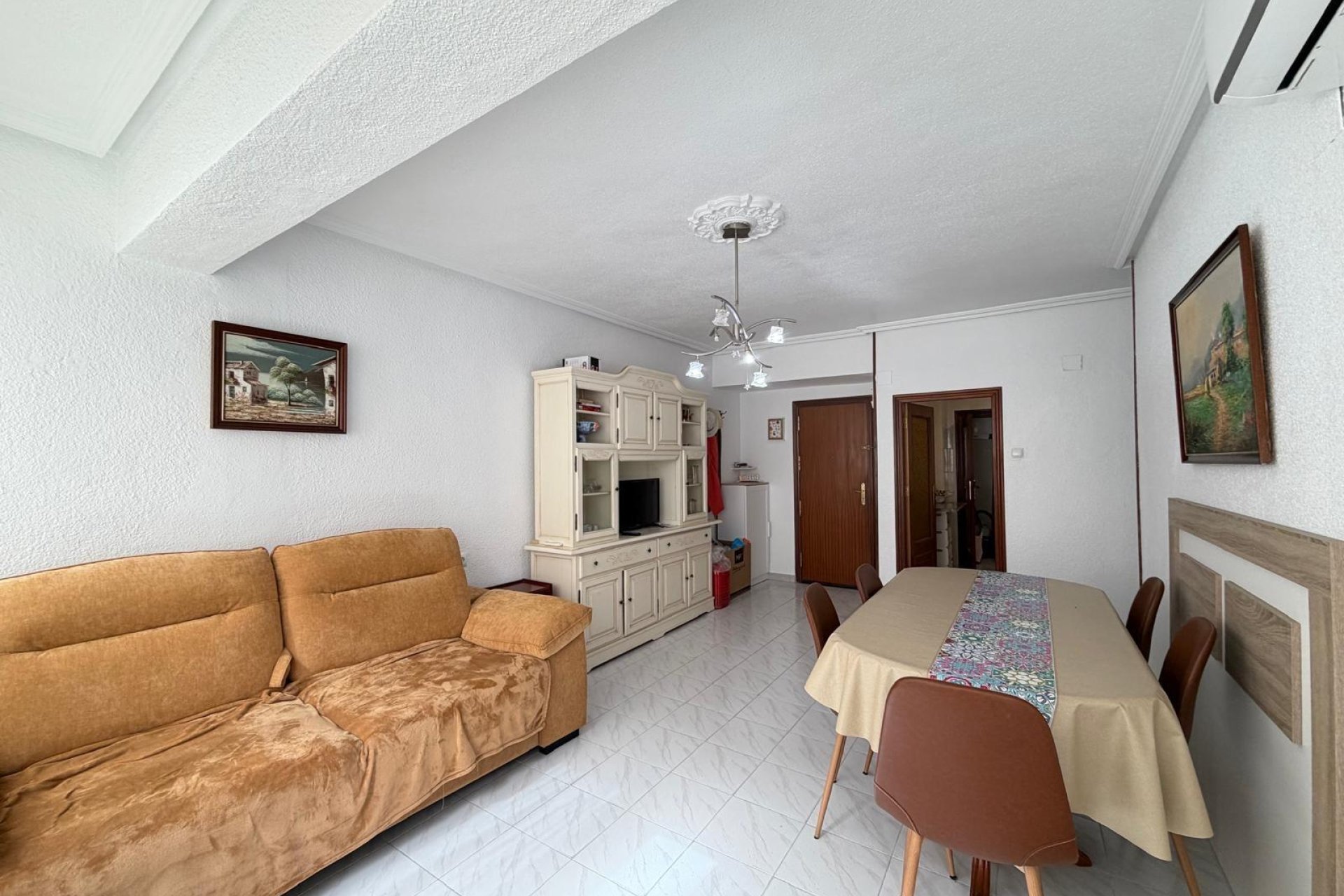 Revânzare - Apartament -
Torrevieja - Estacion De Autobuses