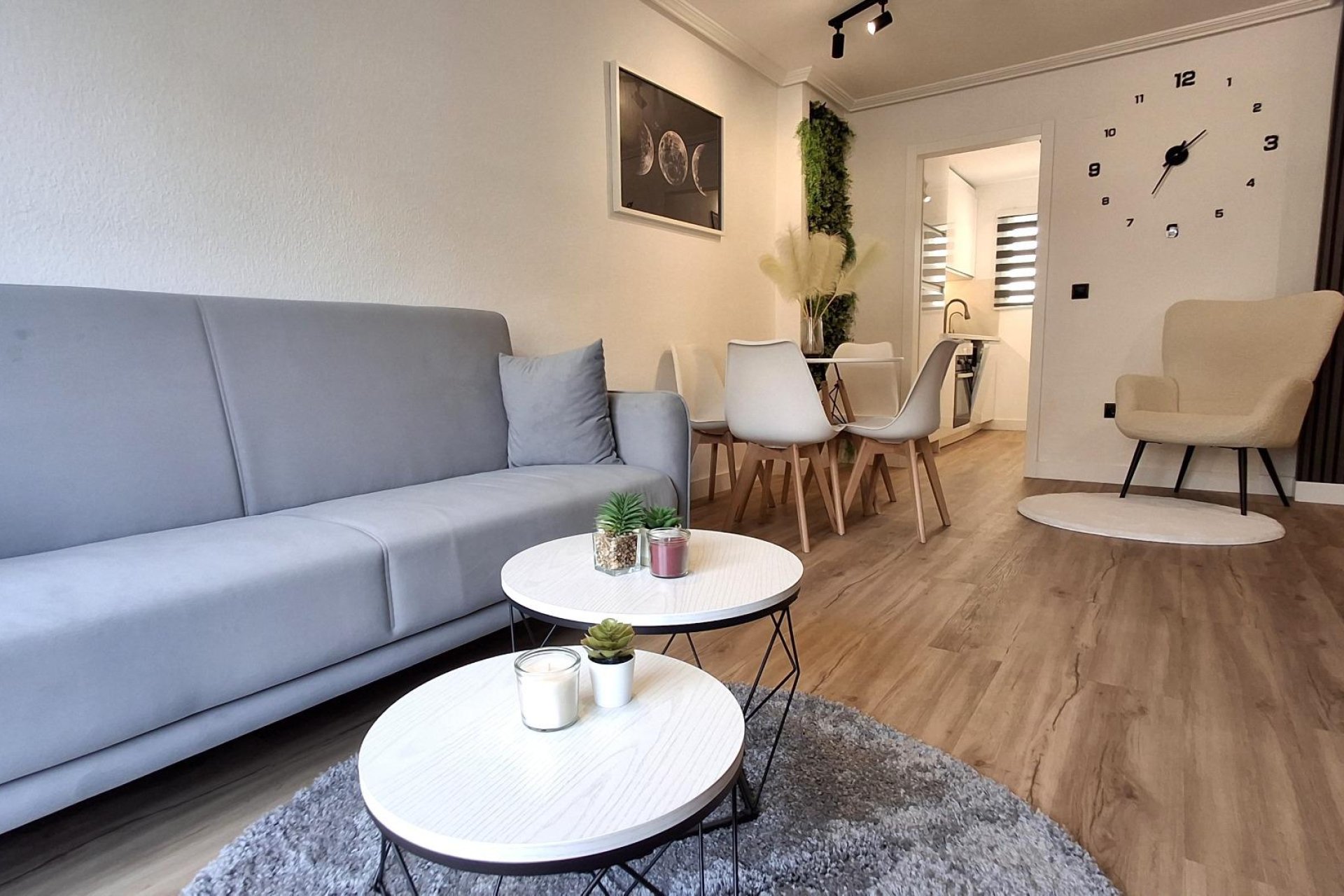 Revânzare - Apartament -
Torrevieja - Estacion De Autobuses