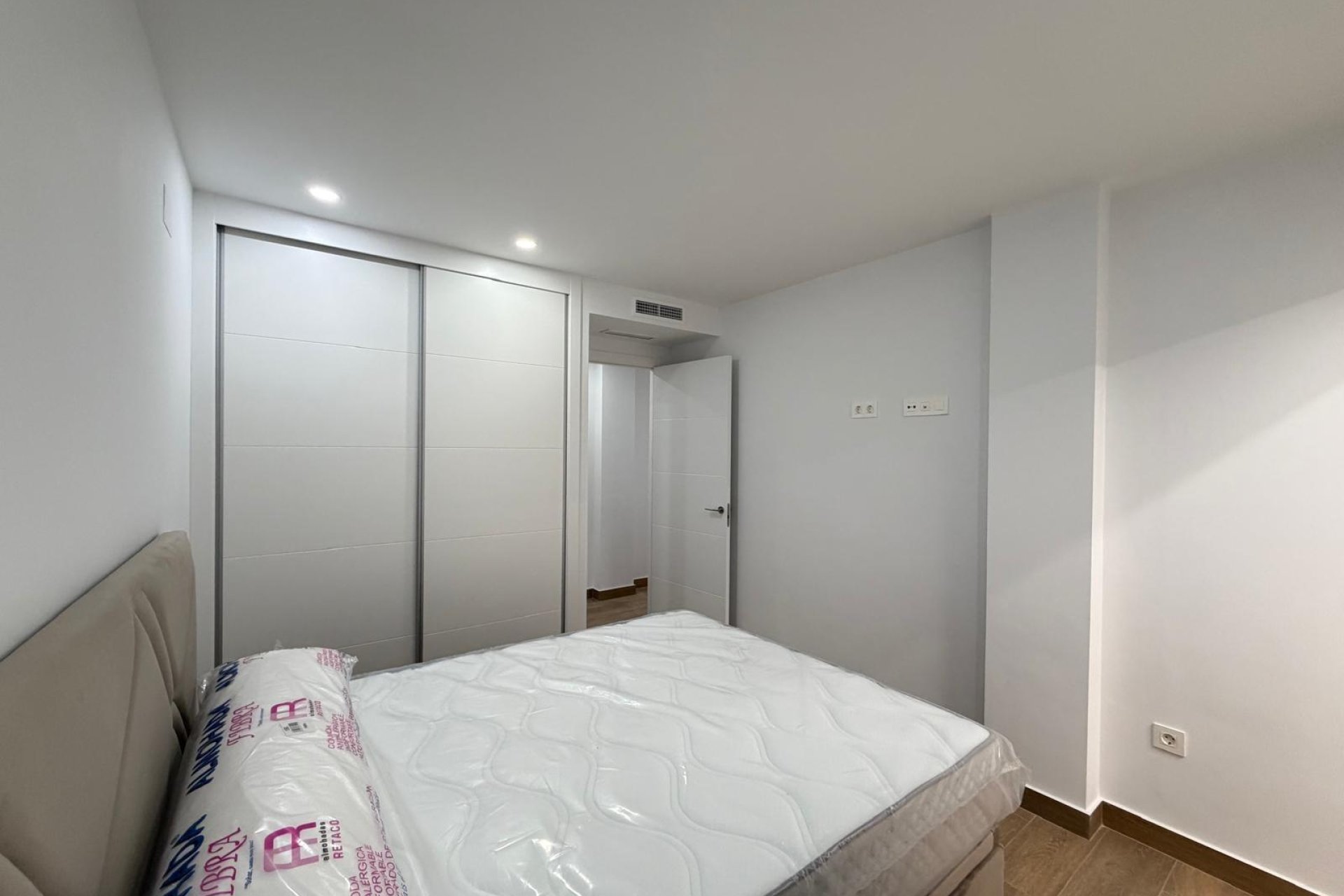 Revânzare - Apartament -
Torrevieja - Estacion De Autobuses