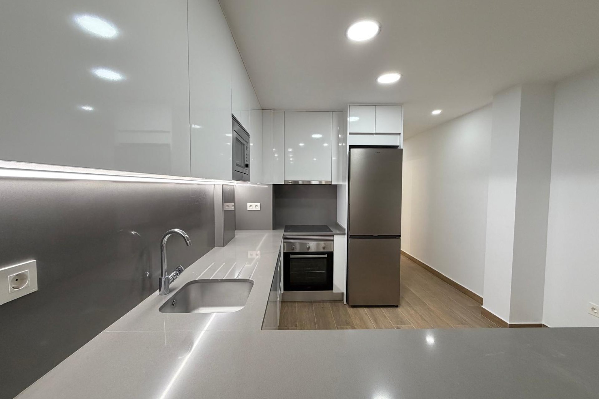 Revânzare - Apartament -
Torrevieja - Estacion De Autobuses
