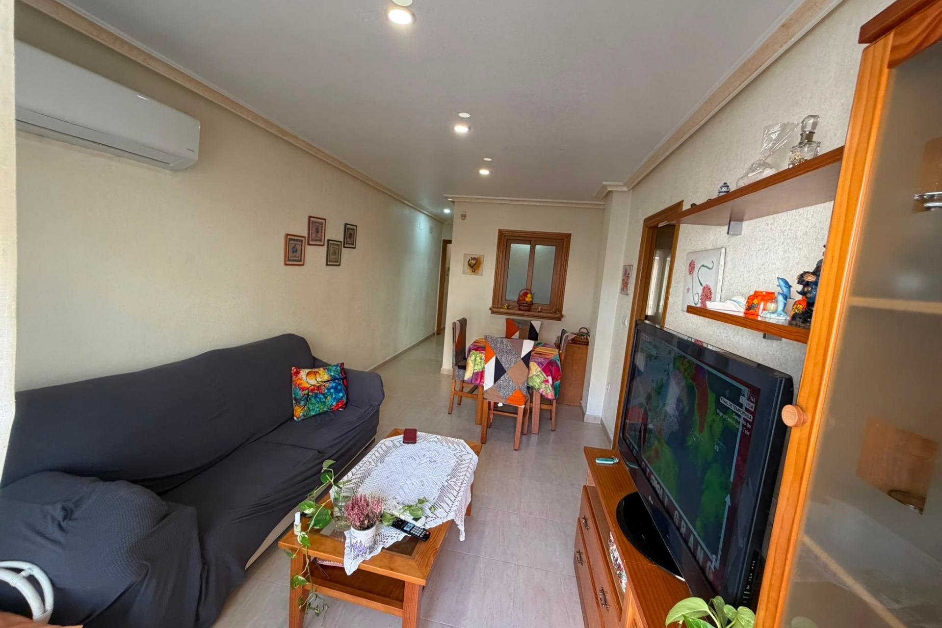 Revânzare - Apartament -
Torrevieja - Estacion De Autobuses