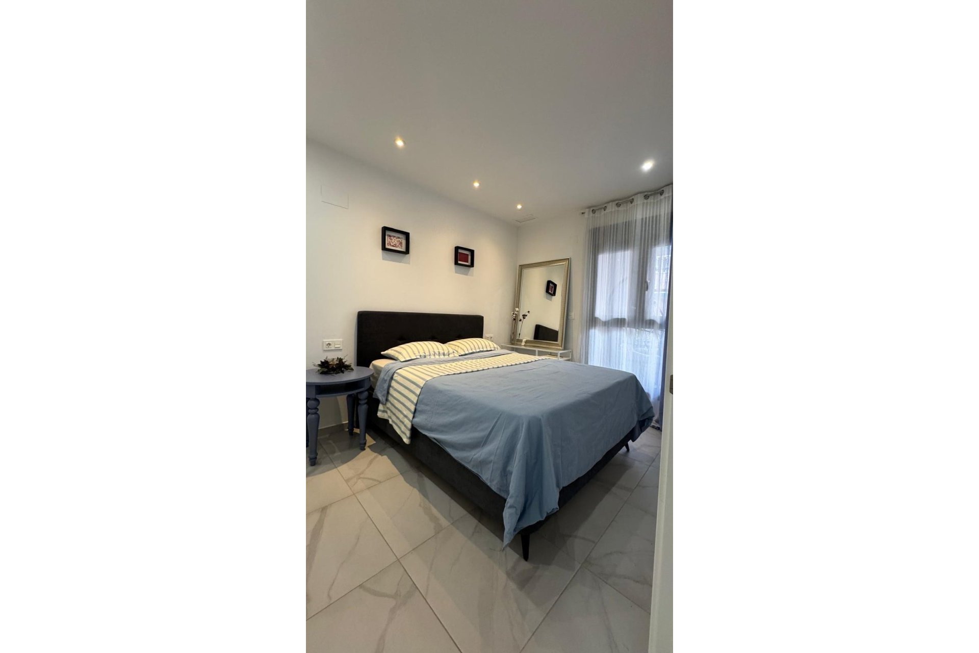 Revânzare - Apartament -
Torrevieja - Estacion De Autobuses