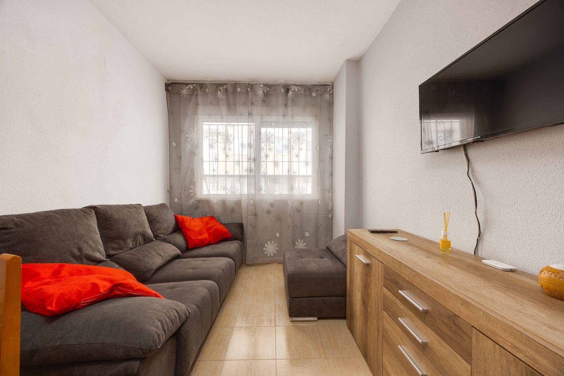 Revânzare - Apartament -
Torrevieja - Estacion De Autobuses