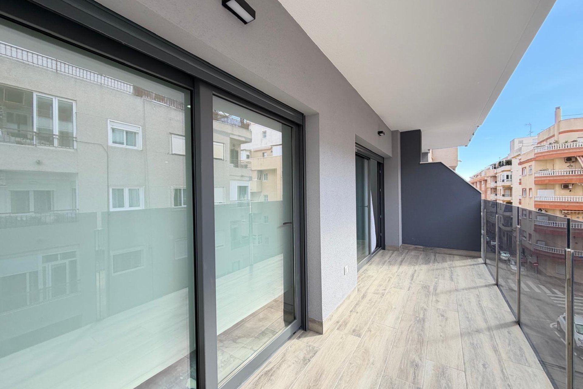 Revânzare - Apartament -
Torrevieja - Estacion De Autobuses