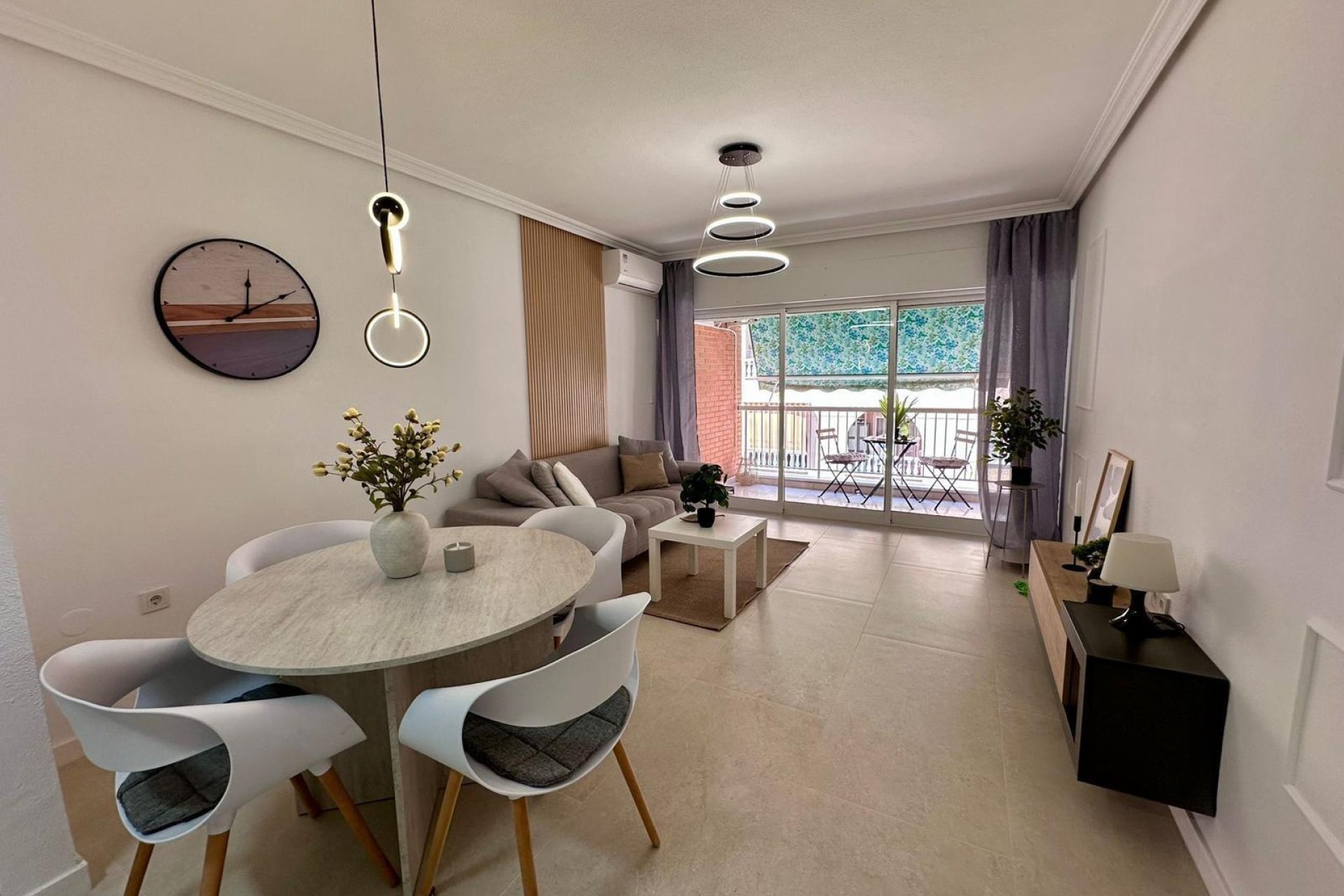 Revânzare - Apartament -
Torrevieja - Habaneras