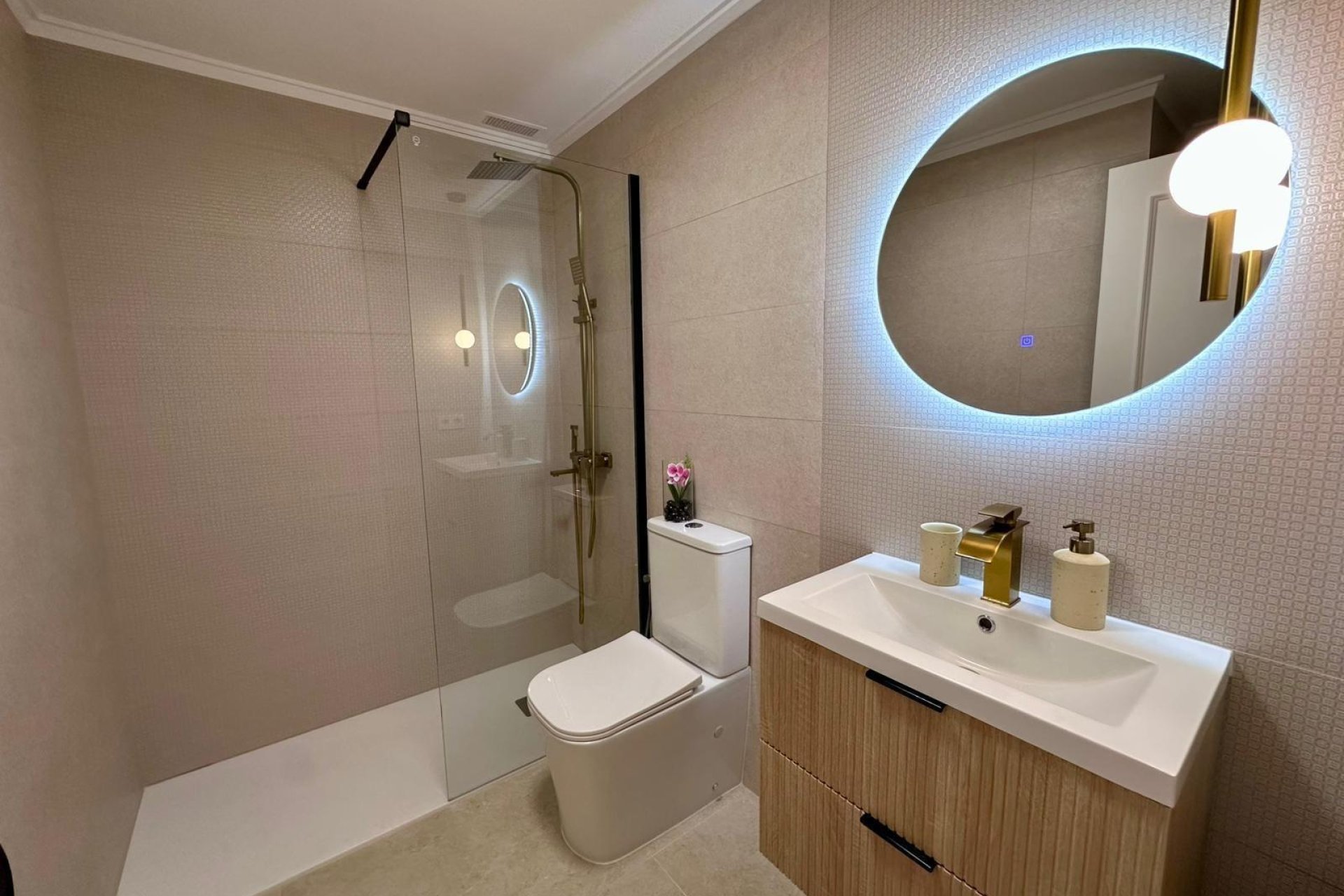 Revânzare - Apartament -
Torrevieja - Habaneras