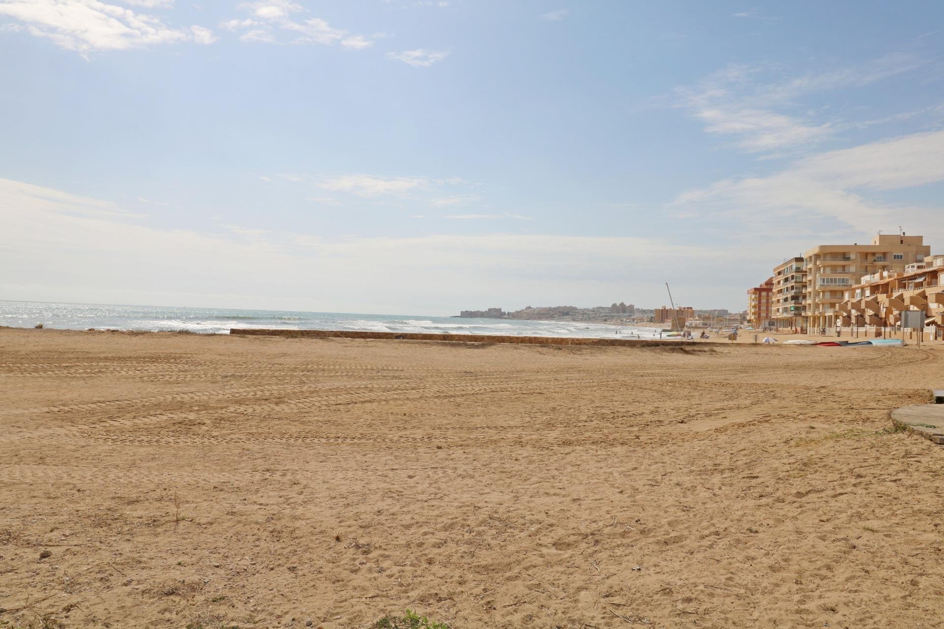 Revânzare - Apartament -
Torrevieja - La Mata Pueblo