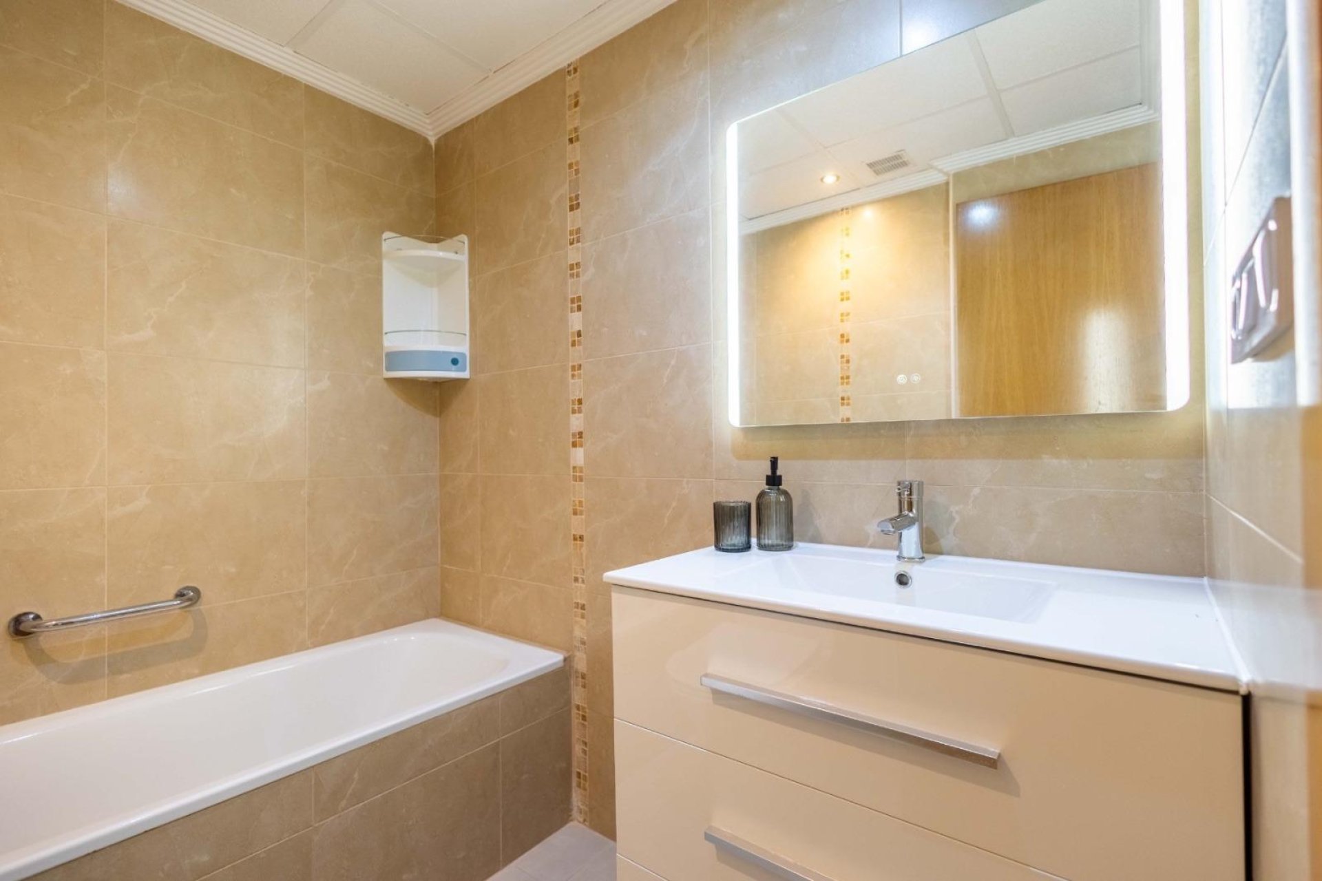 Revânzare - Apartament -
Torrevieja - Las Calas