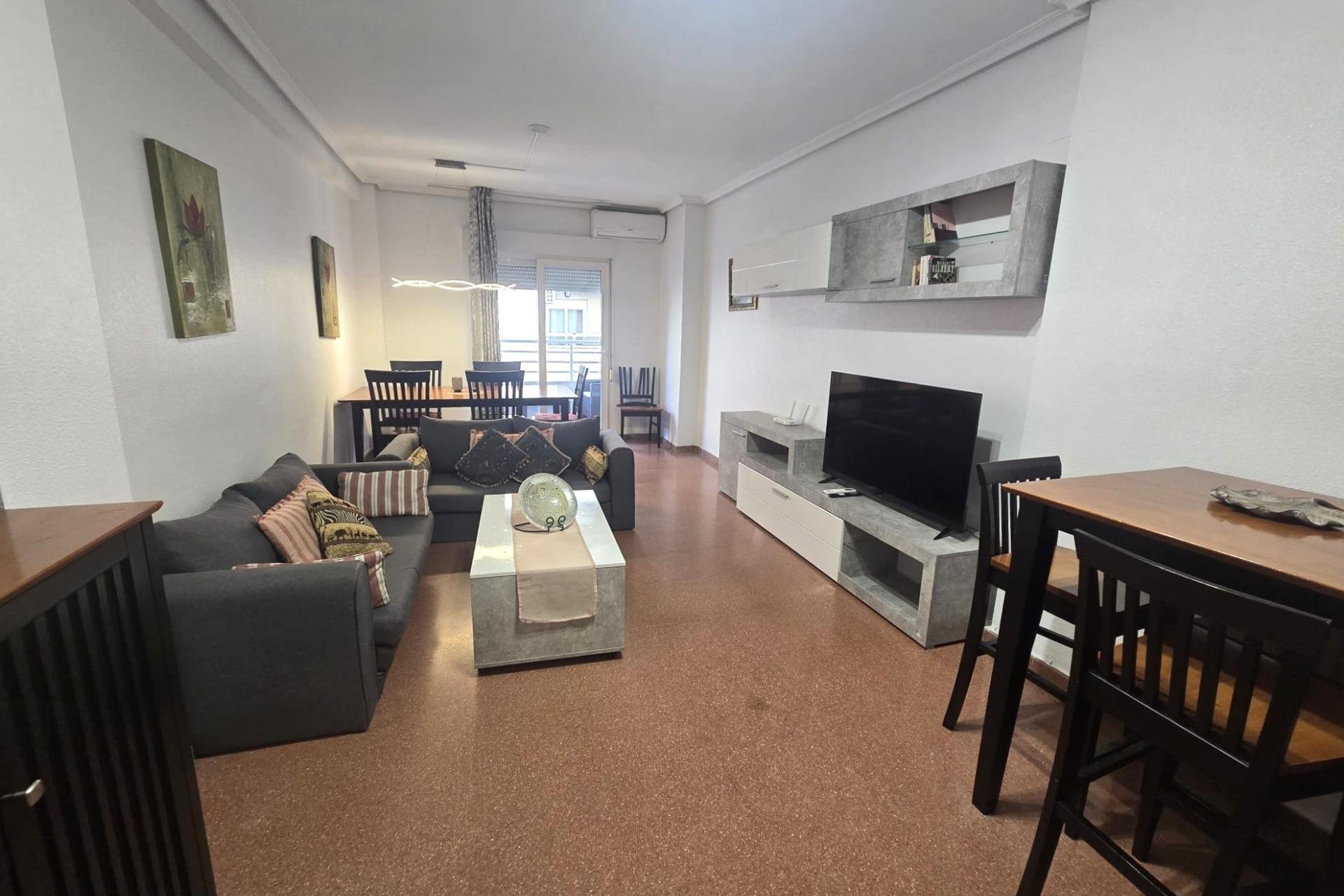 Revânzare - Apartament -
Torrevieja - Las Piscinas Naturales