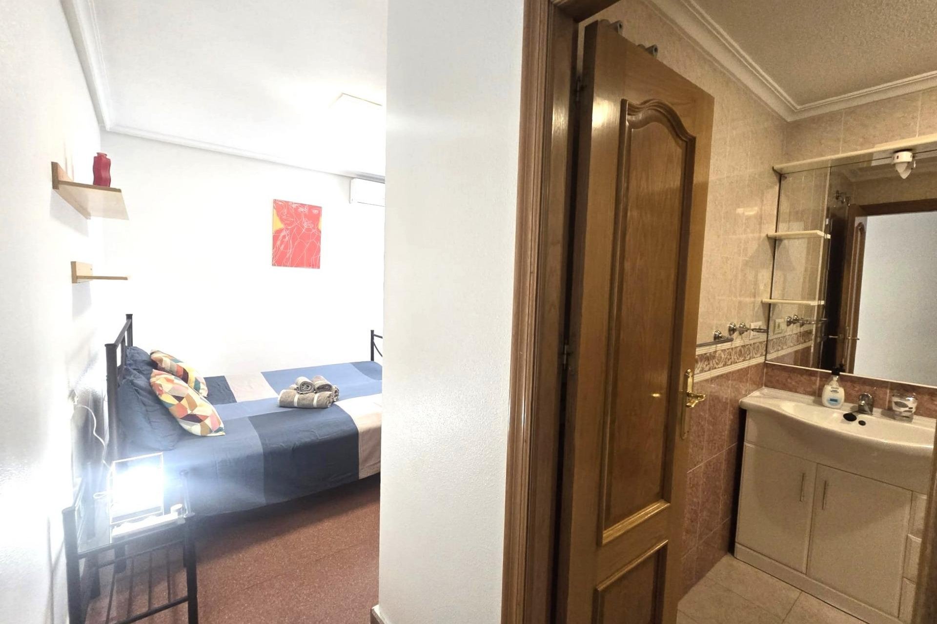 Revânzare - Apartament -
Torrevieja - Las Piscinas Naturales
