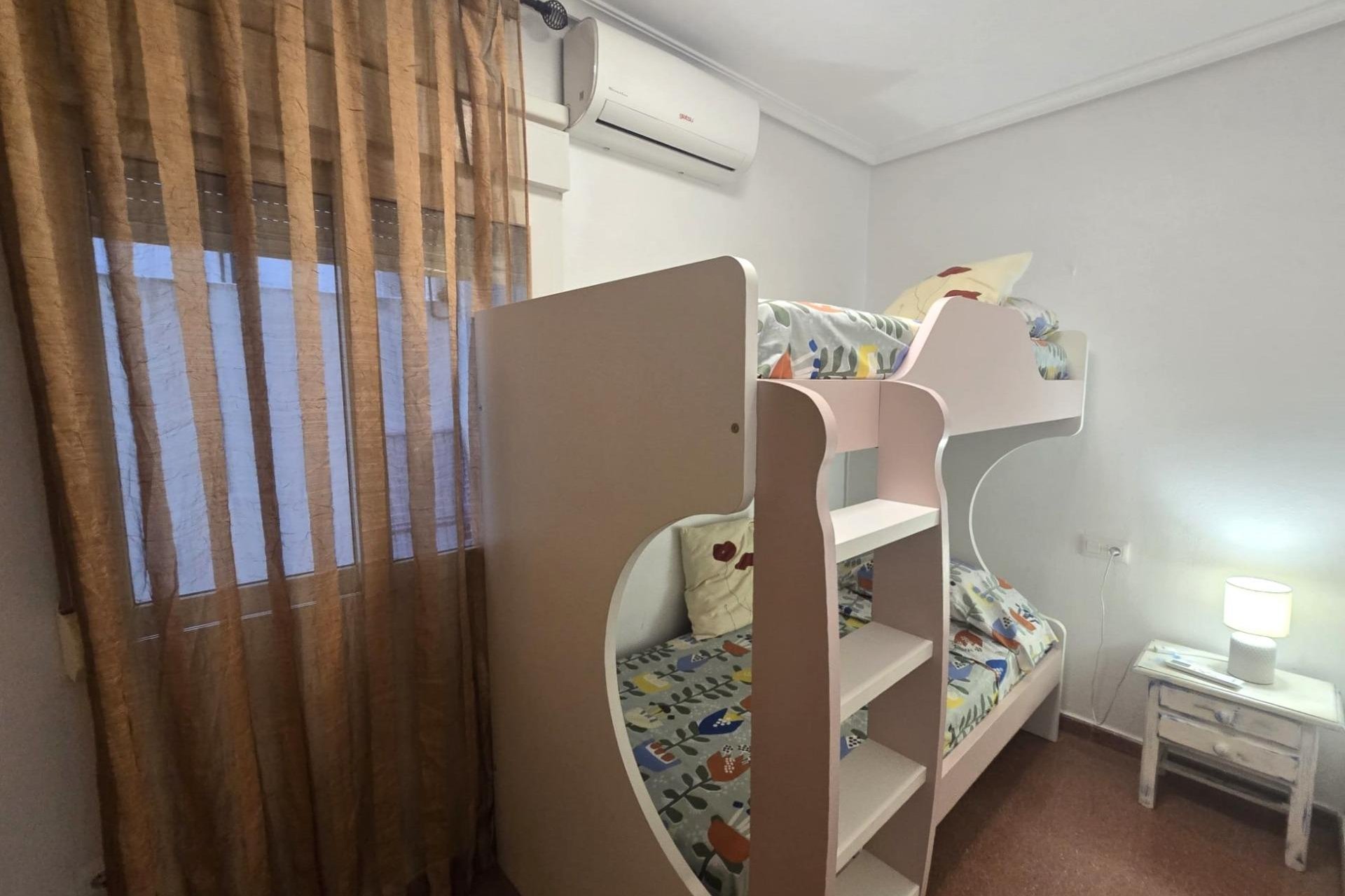 Revânzare - Apartament -
Torrevieja - Las Piscinas Naturales