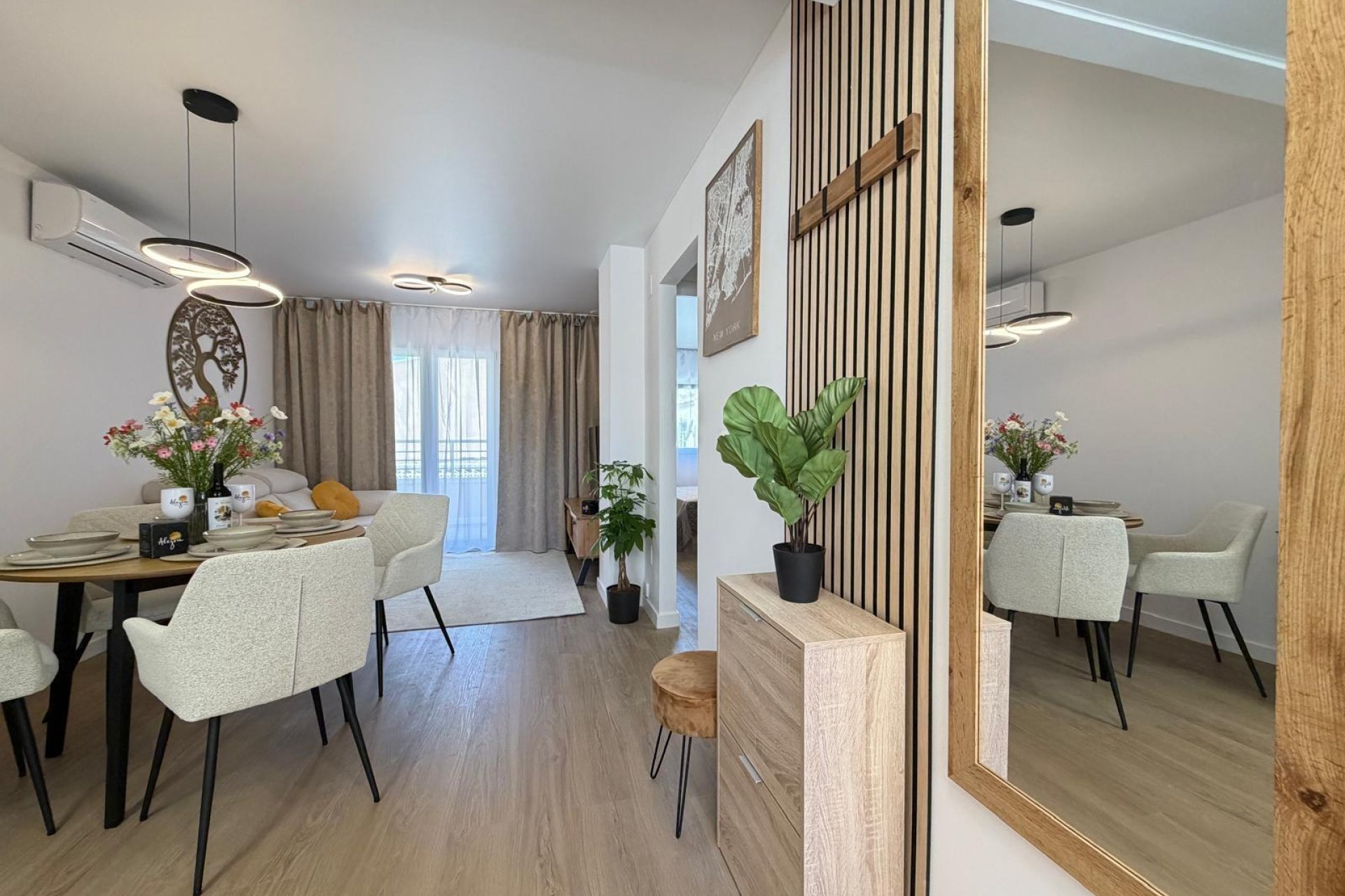 Revânzare - Apartament -
Torrevieja - Nueva Torrevieja