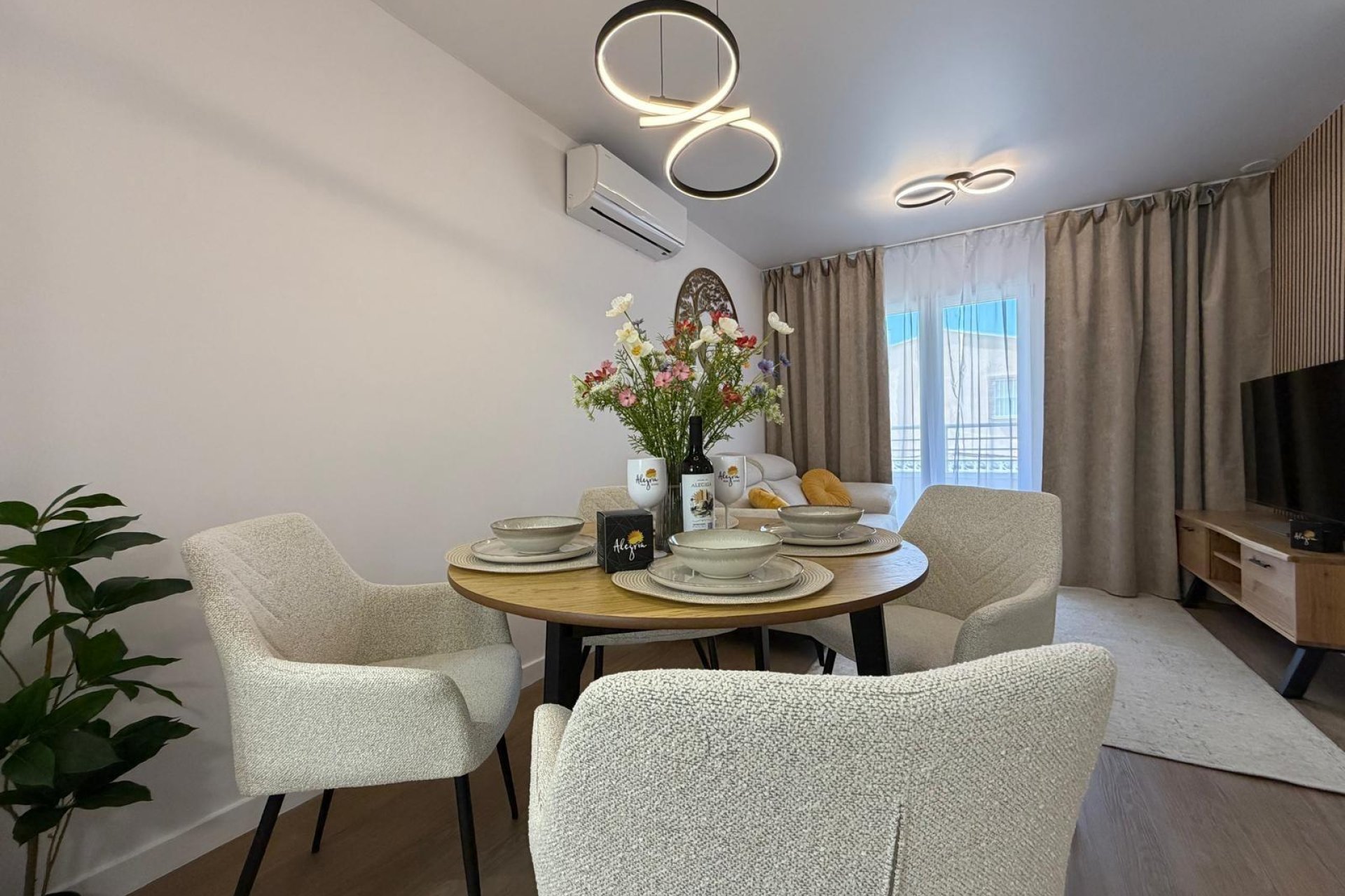 Revânzare - Apartament -
Torrevieja - Nueva Torrevieja