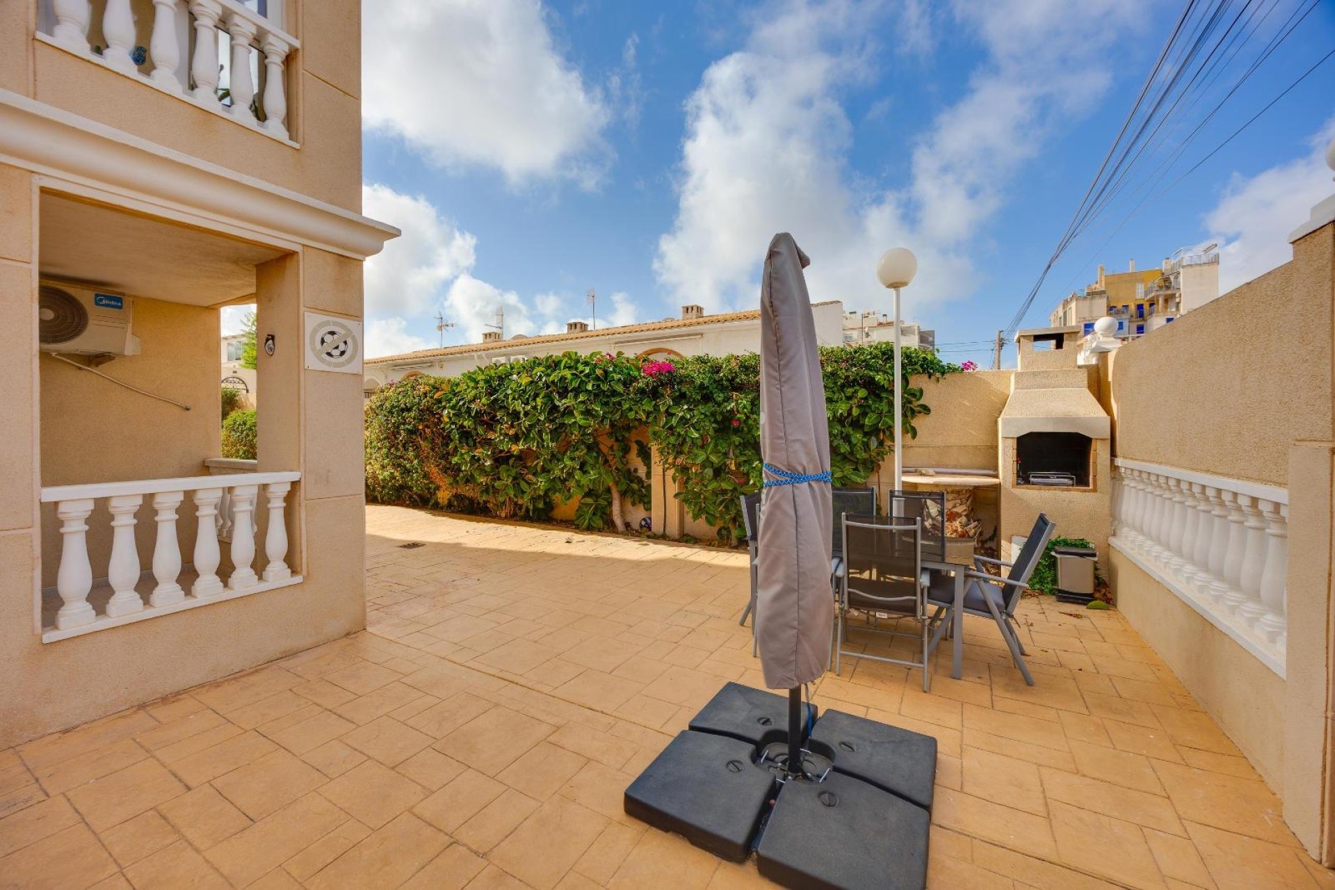 Revânzare - Apartament -
Torrevieja - Nueva Torrevieja