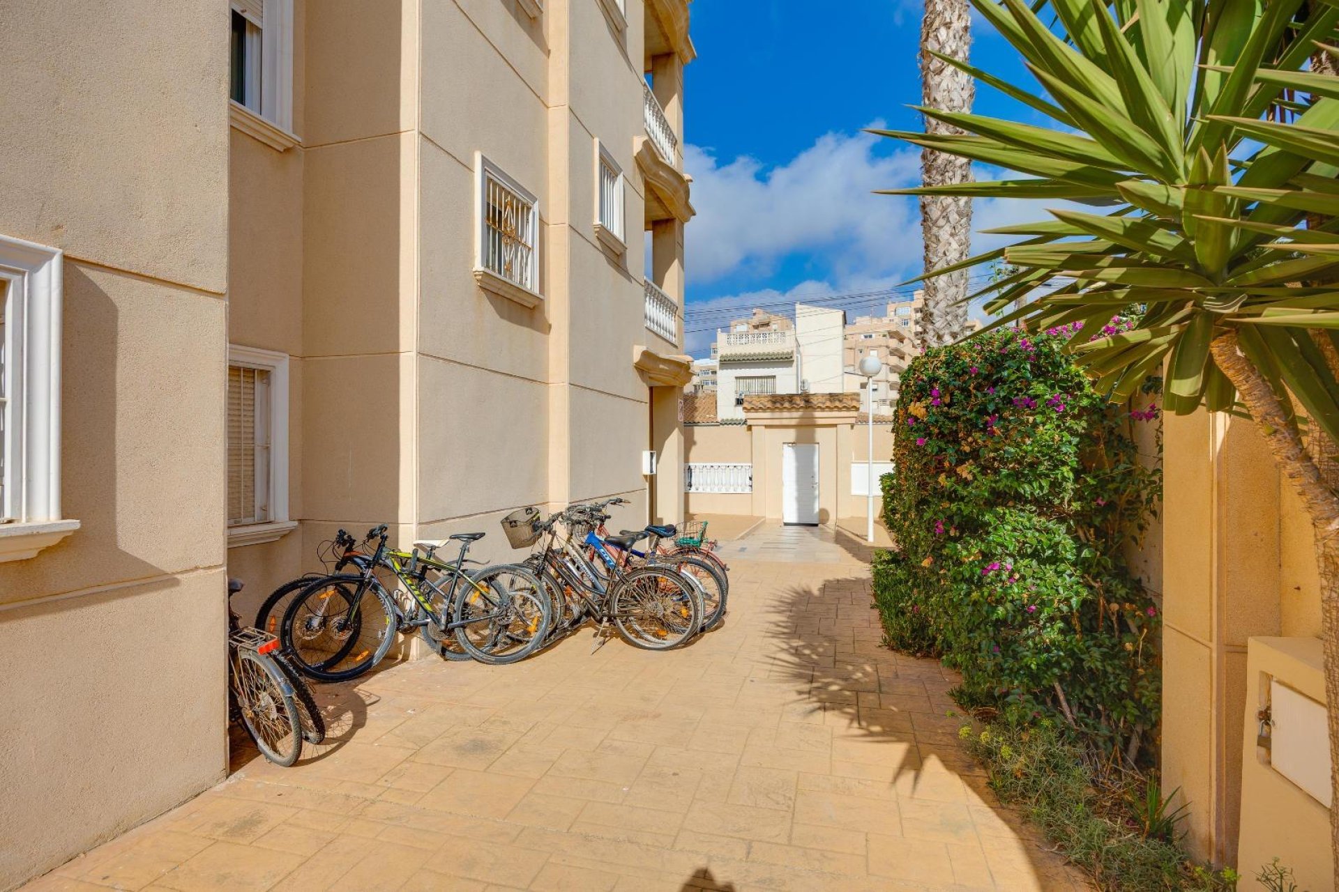 Revânzare - Apartament -
Torrevieja - Nueva Torrevieja