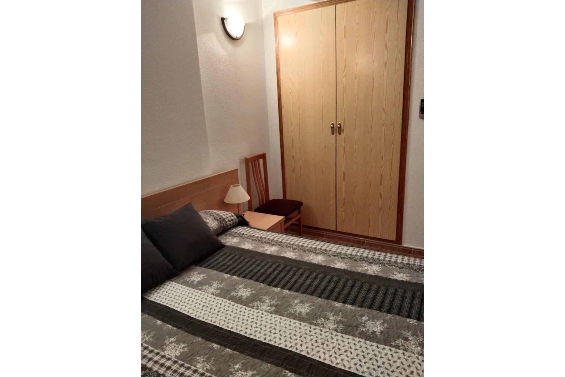 Revânzare - Apartament -
Torrevieja - Parque Acuático - Sector 25