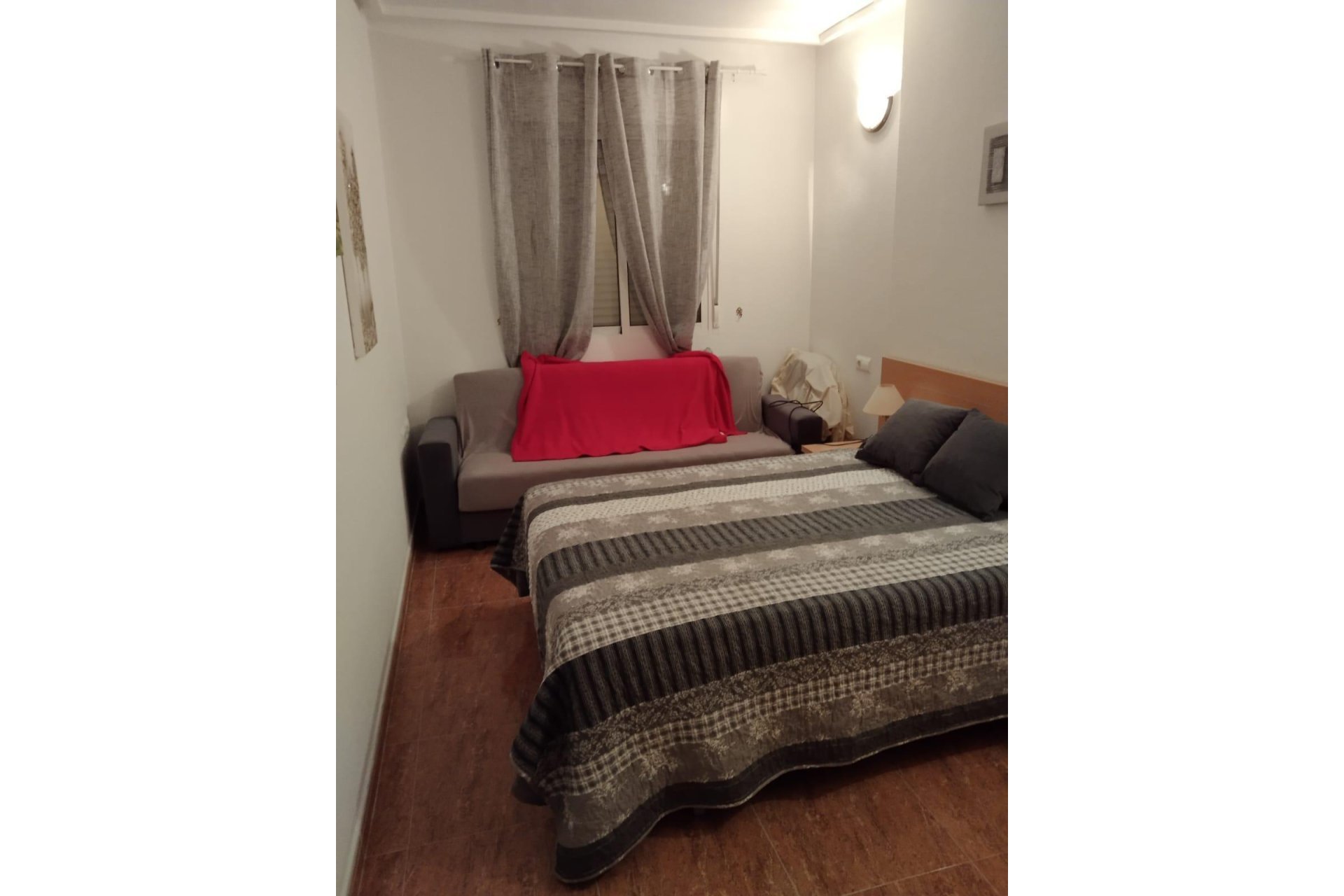 Revânzare - Apartament -
Torrevieja - Parque Acuático - Sector 25