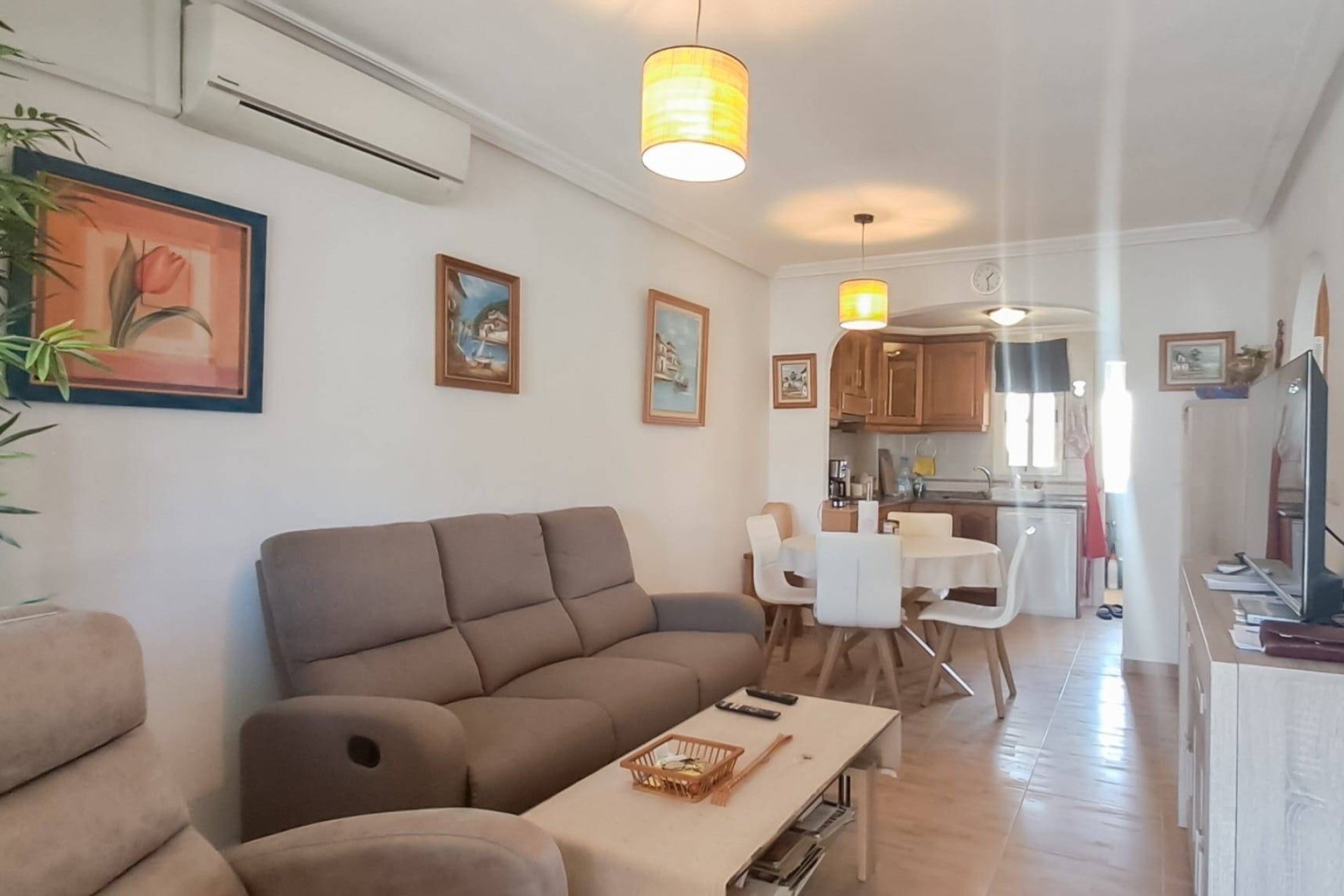 Revânzare - Apartament -
Torrevieja - Parque Acuático - Sector 25