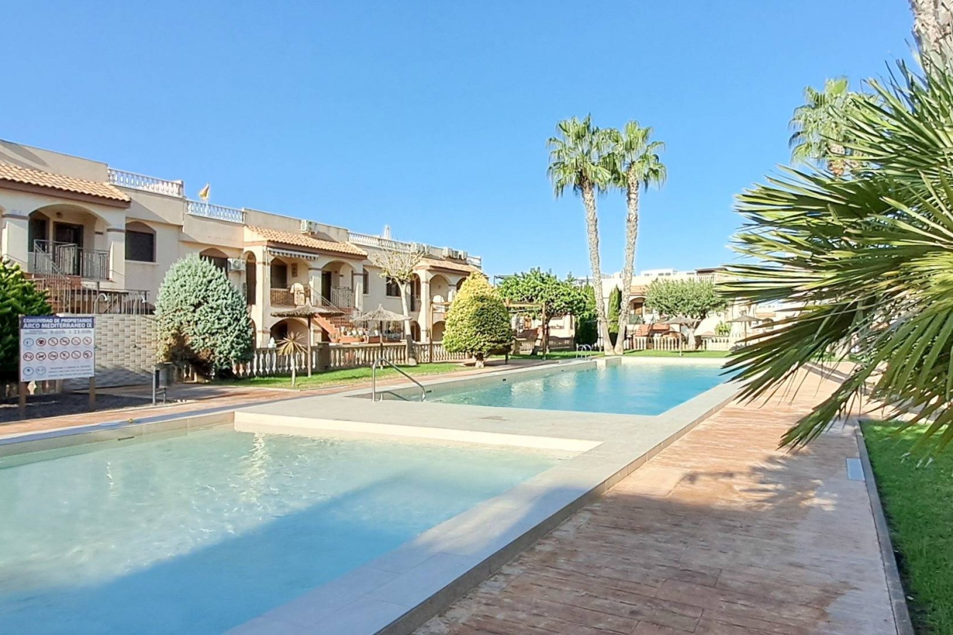 Revânzare - Apartament -
Torrevieja - Parque Acuático - Sector 25