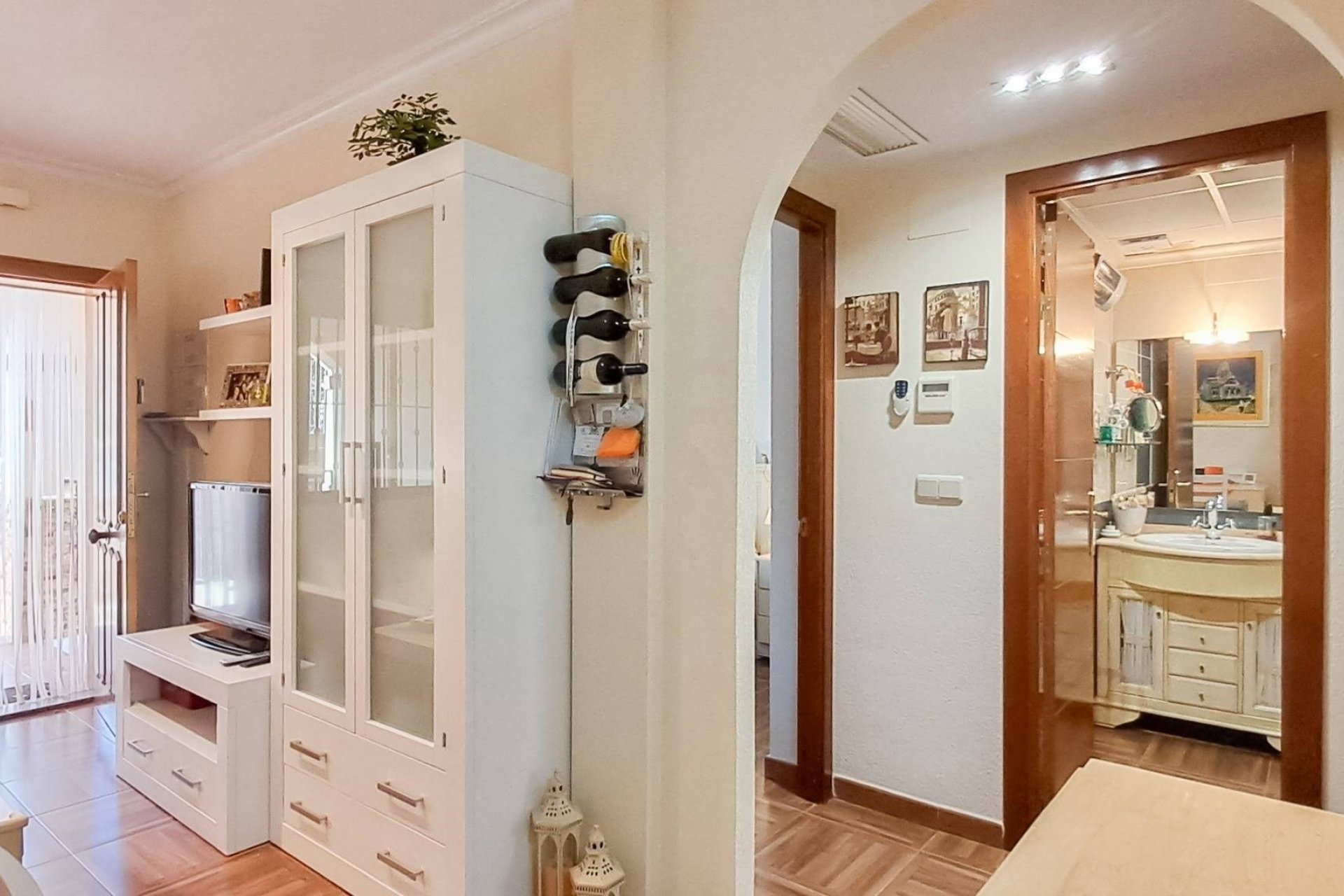 Revânzare - Apartament -
Torrevieja - Parque Acuático - Sector 25