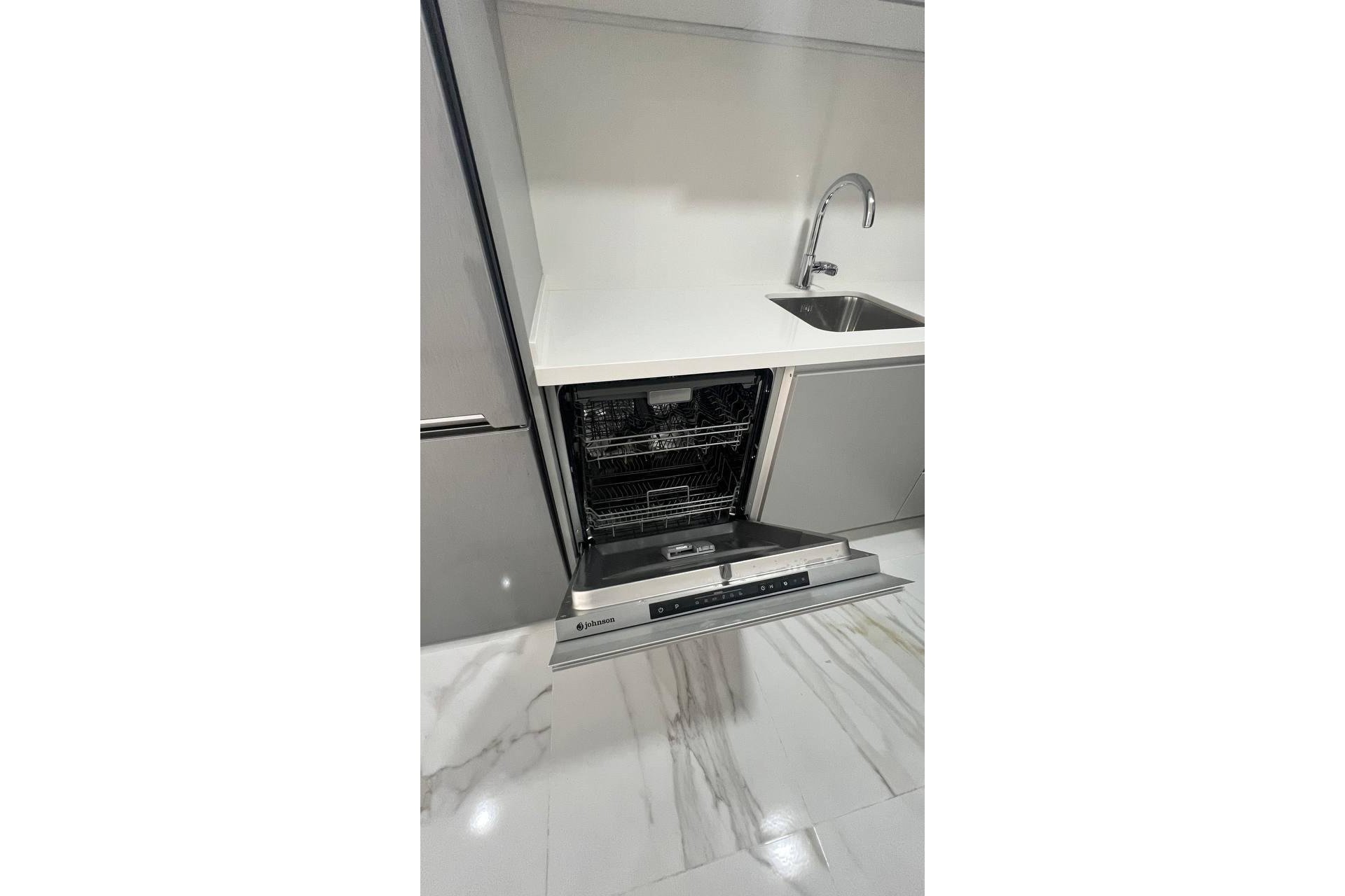 Revânzare - Apartament -
Torrevieja - PARQUE DE LAS NACIONES