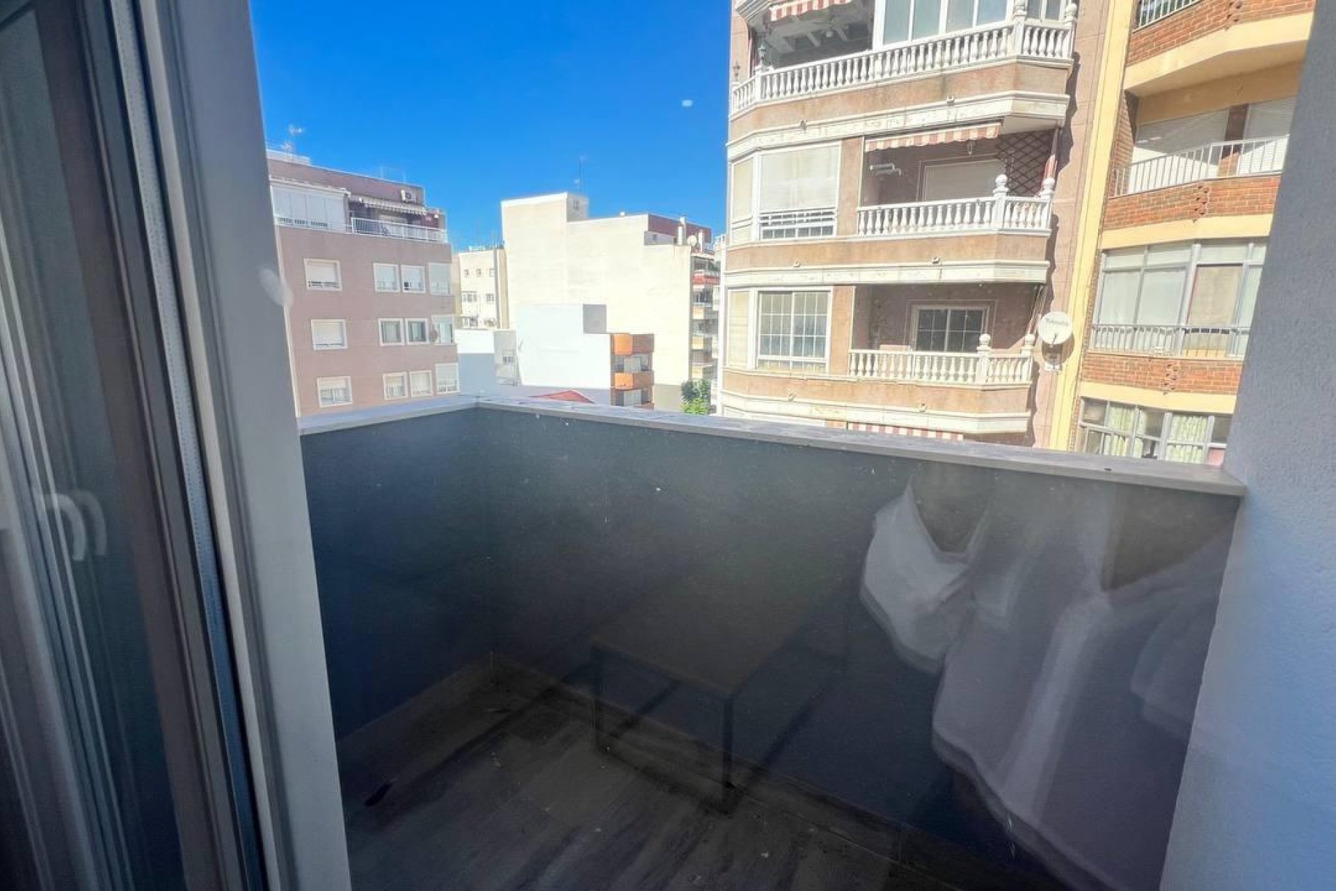 Revânzare - Apartament -
Torrevieja - PARQUE DE LAS NACIONES
