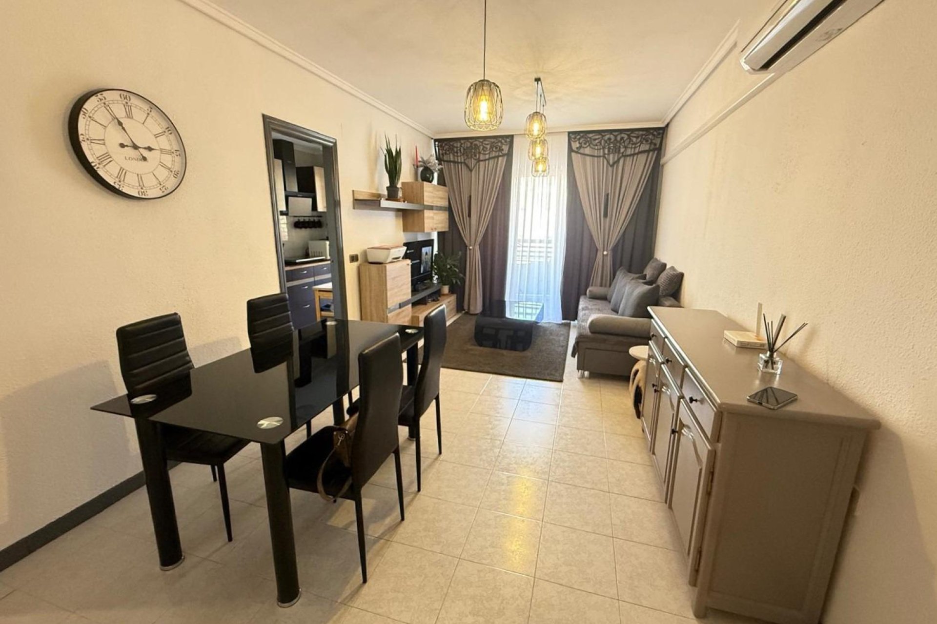 Revânzare - Apartament -
Torrevieja - PARQUE DE LAS NACIONES
