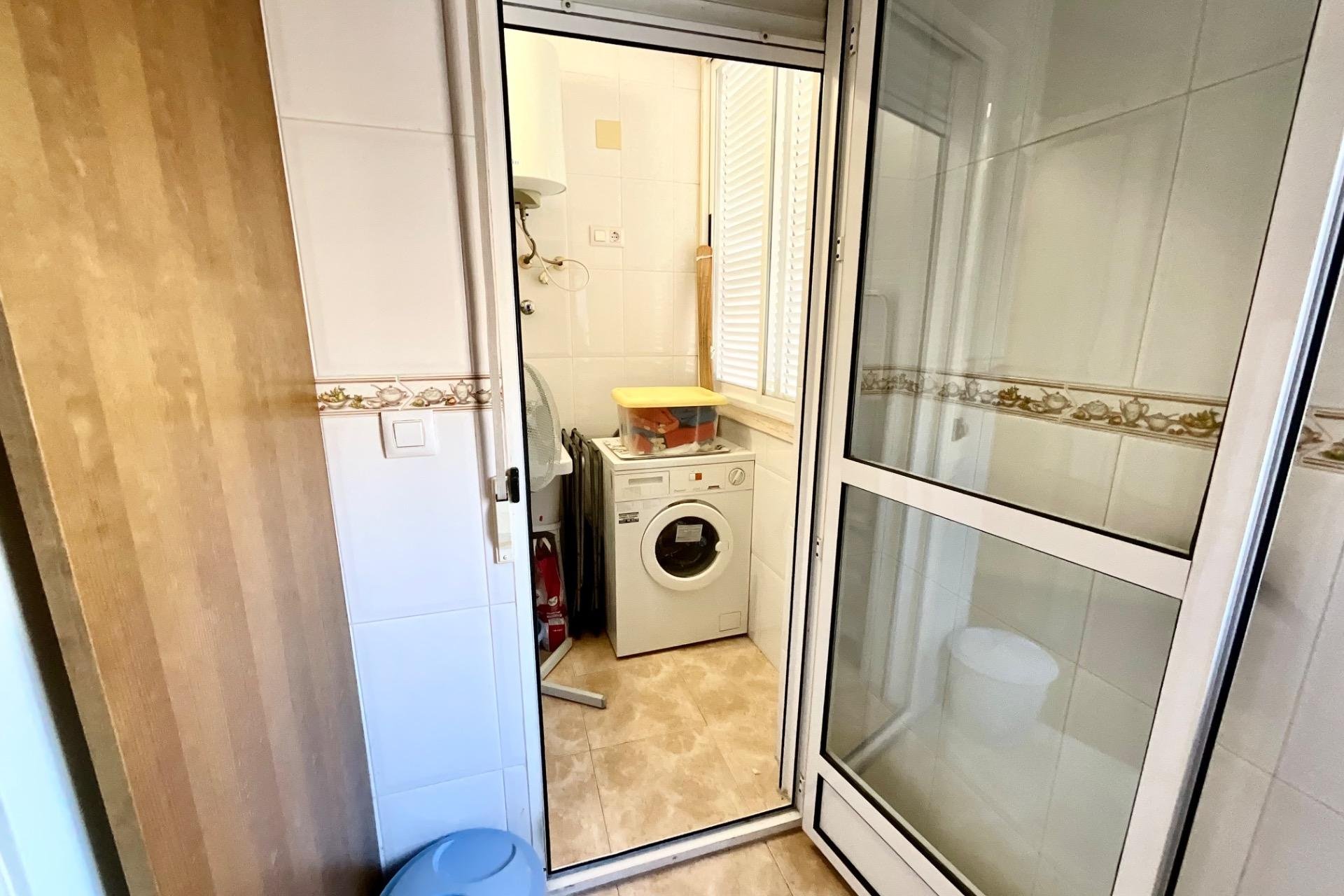 Revânzare - Apartament -
Torrevieja - PARQUE DE LAS NACIONES