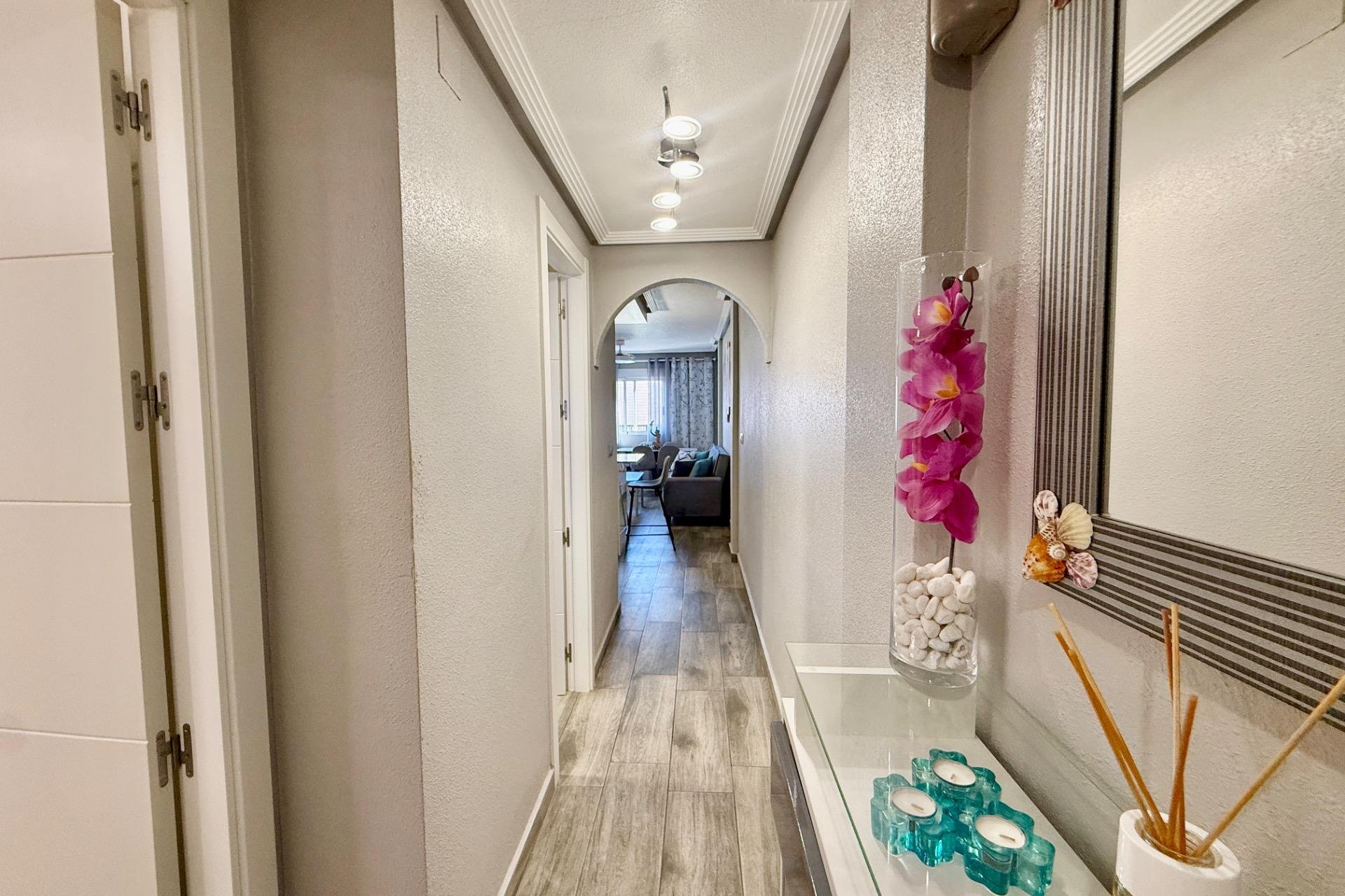 Revânzare - Apartament -
Torrevieja - PARQUE DE LAS NACIONES