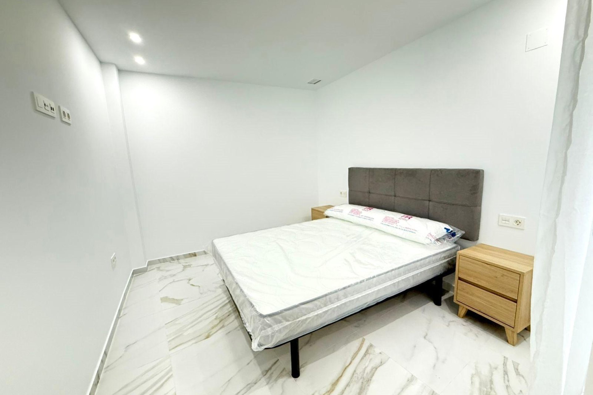 Revânzare - Apartament -
Torrevieja - PARQUE DE LAS NACIONES