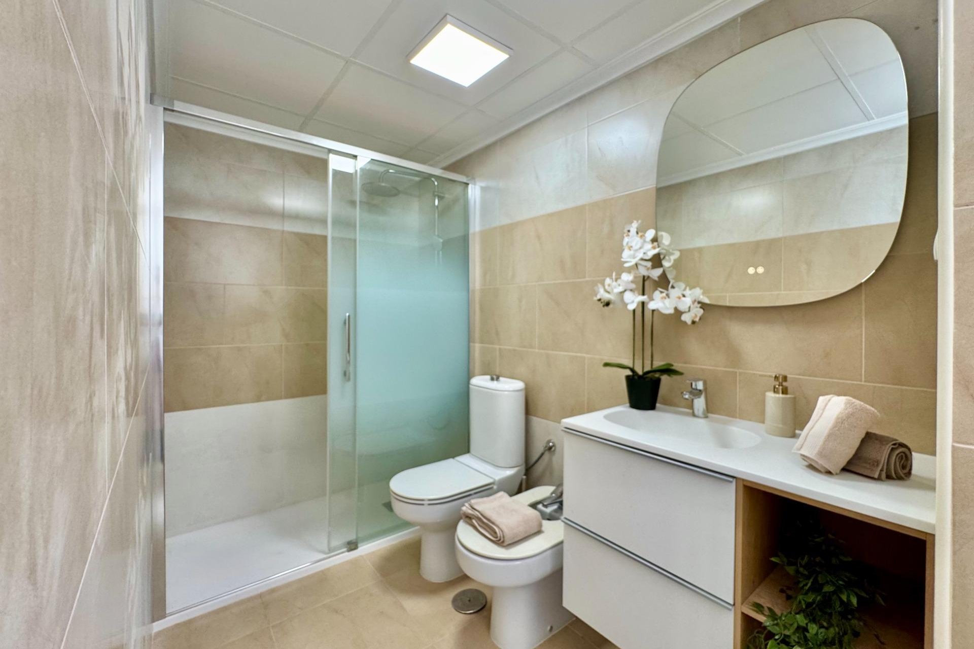 Revânzare - Apartament -
Torrevieja - PARQUE DE LAS NACIONES