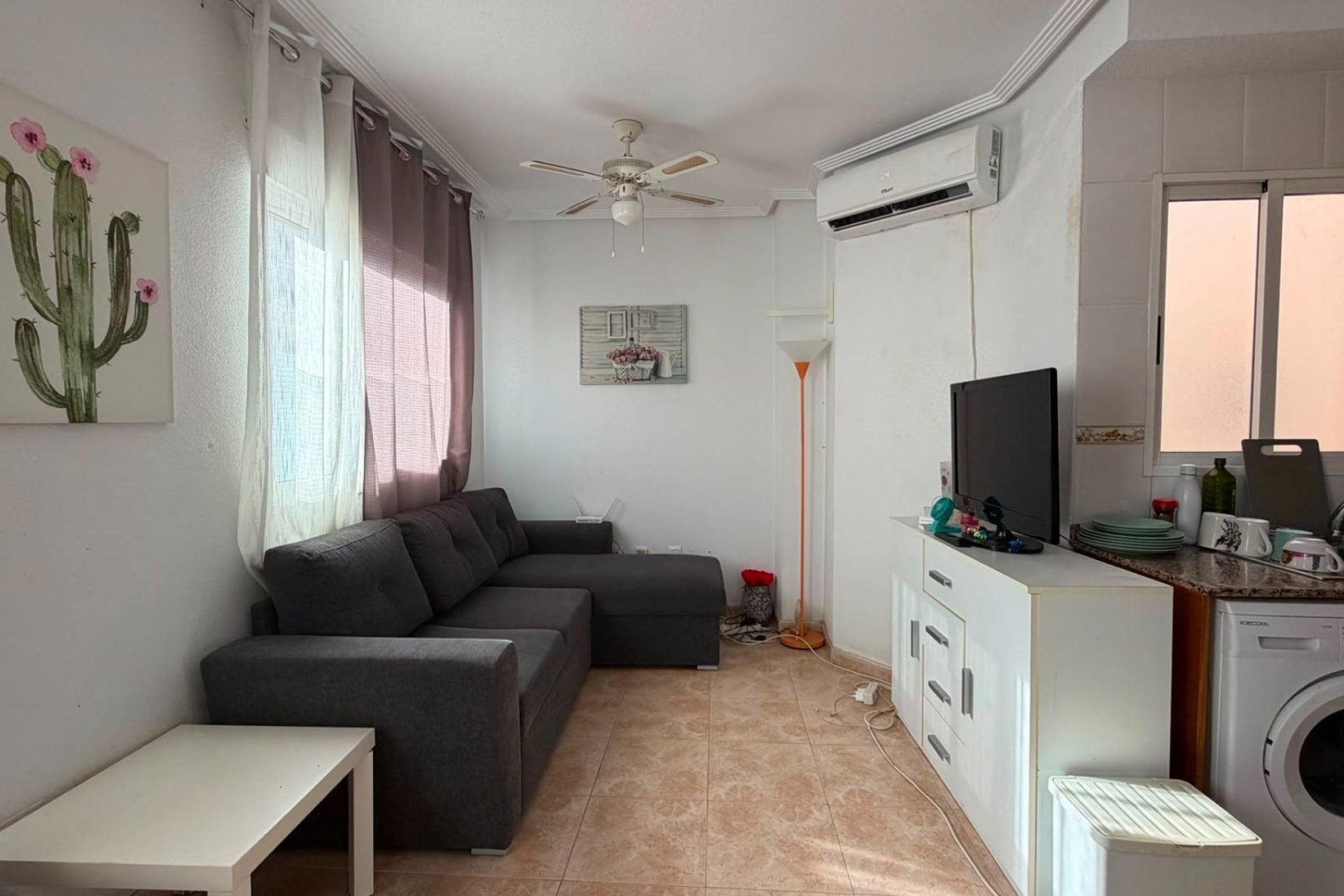 Revânzare - Apartament -
Torrevieja - PARQUE DE LAS NACIONES