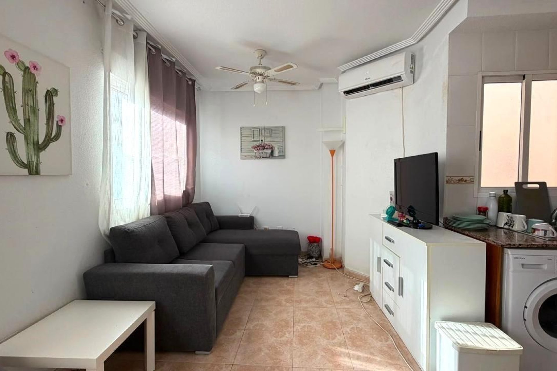 Revânzare - Apartament -
Torrevieja - PARQUE DE LAS NACIONES