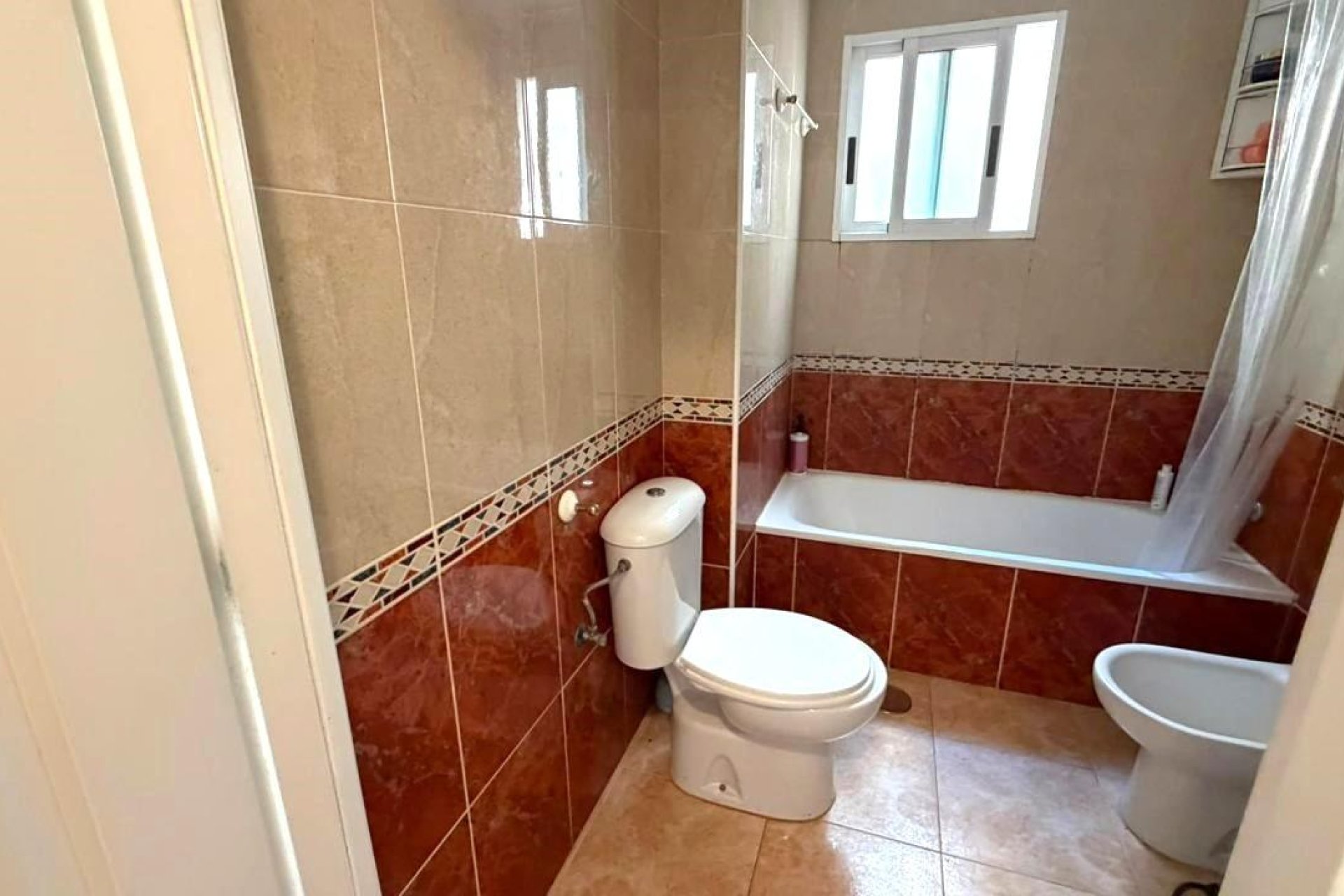 Revânzare - Apartament -
Torrevieja - PARQUE DE LAS NACIONES