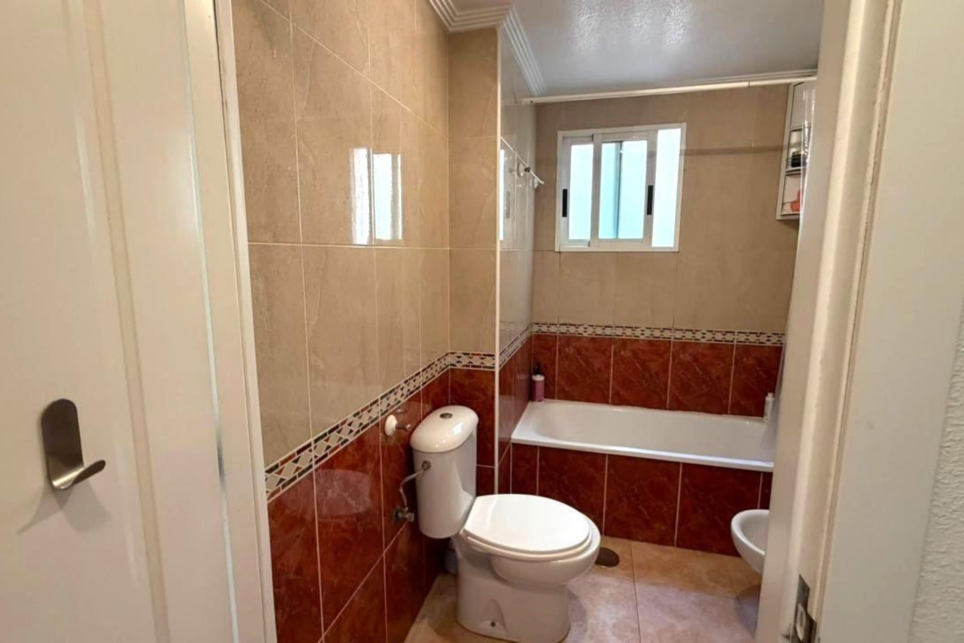 Revânzare - Apartament -
Torrevieja - PARQUE DE LAS NACIONES