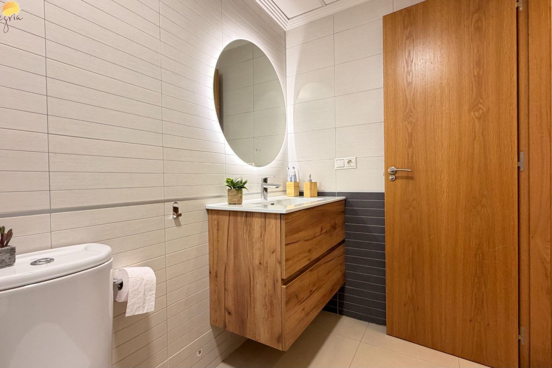 Revânzare - Apartament -
Torrevieja - PARQUE DE LAS NACIONES
