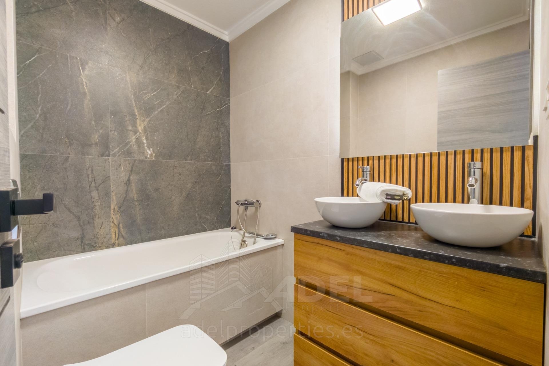 Revânzare - Apartament -
Torrevieja - PARQUE DE LAS NACIONES