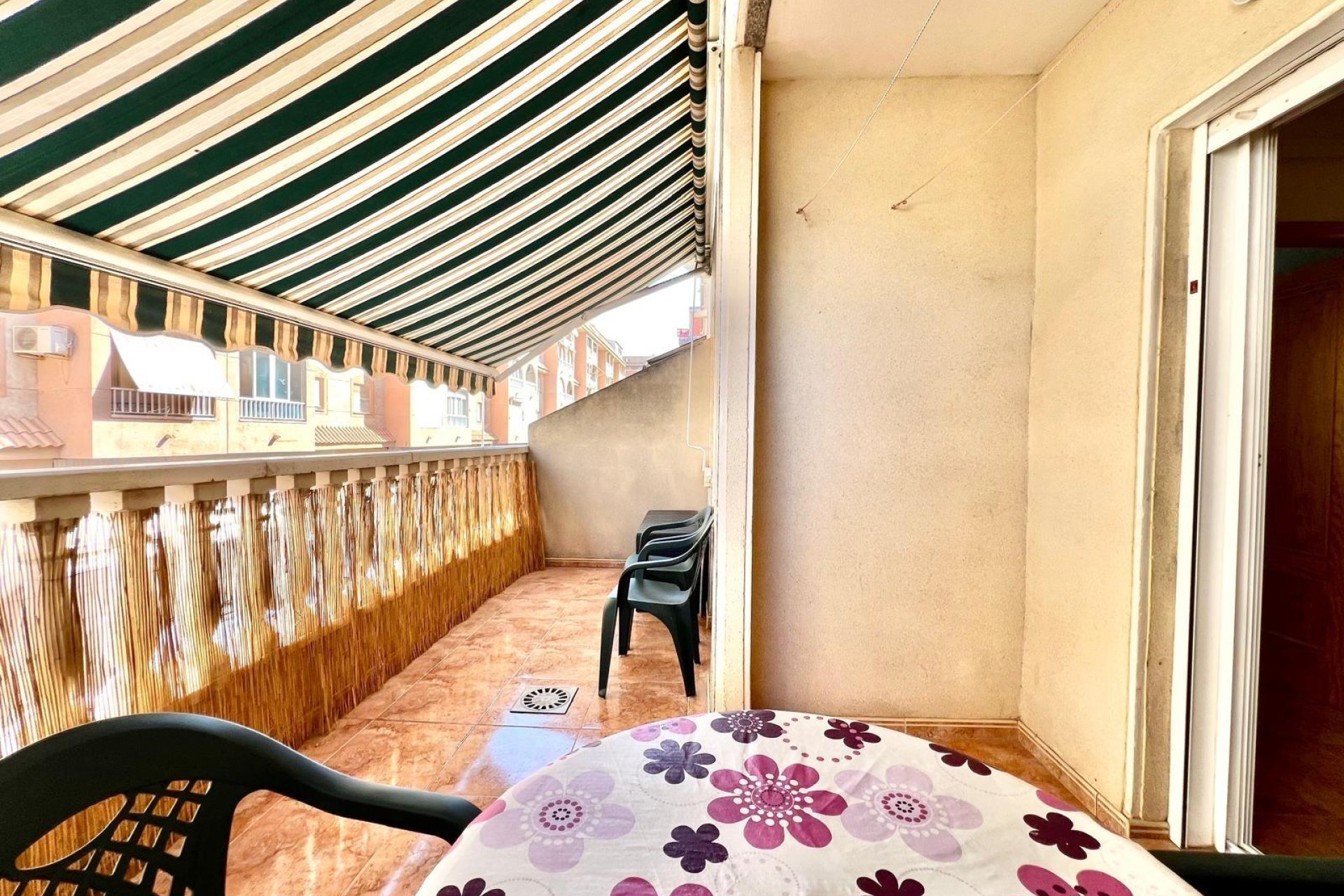 Revânzare - Apartament -
Torrevieja - PARQUE DE LAS NACIONES
