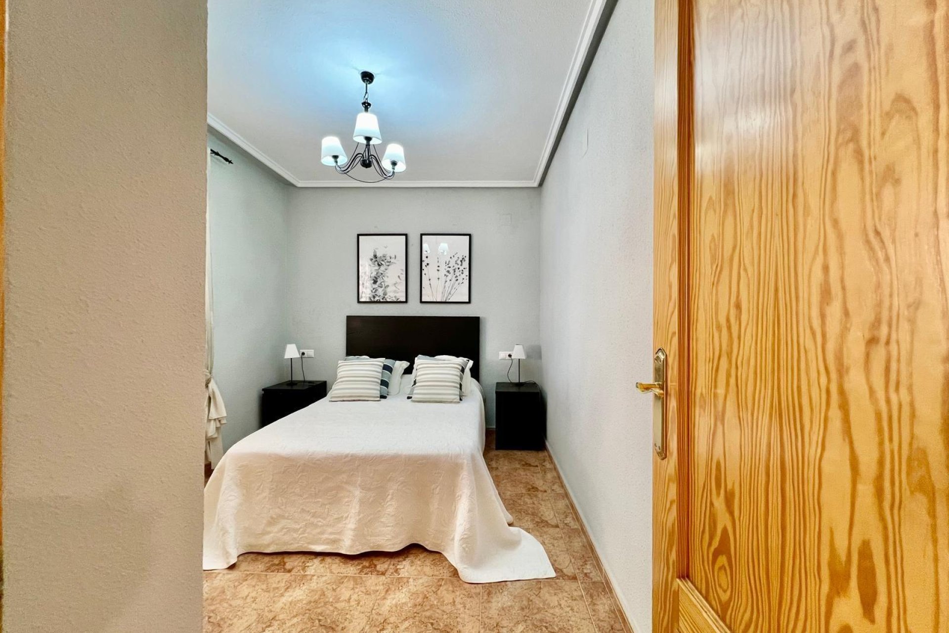 Revânzare - Apartament -
Torrevieja - PARQUE DE LAS NACIONES