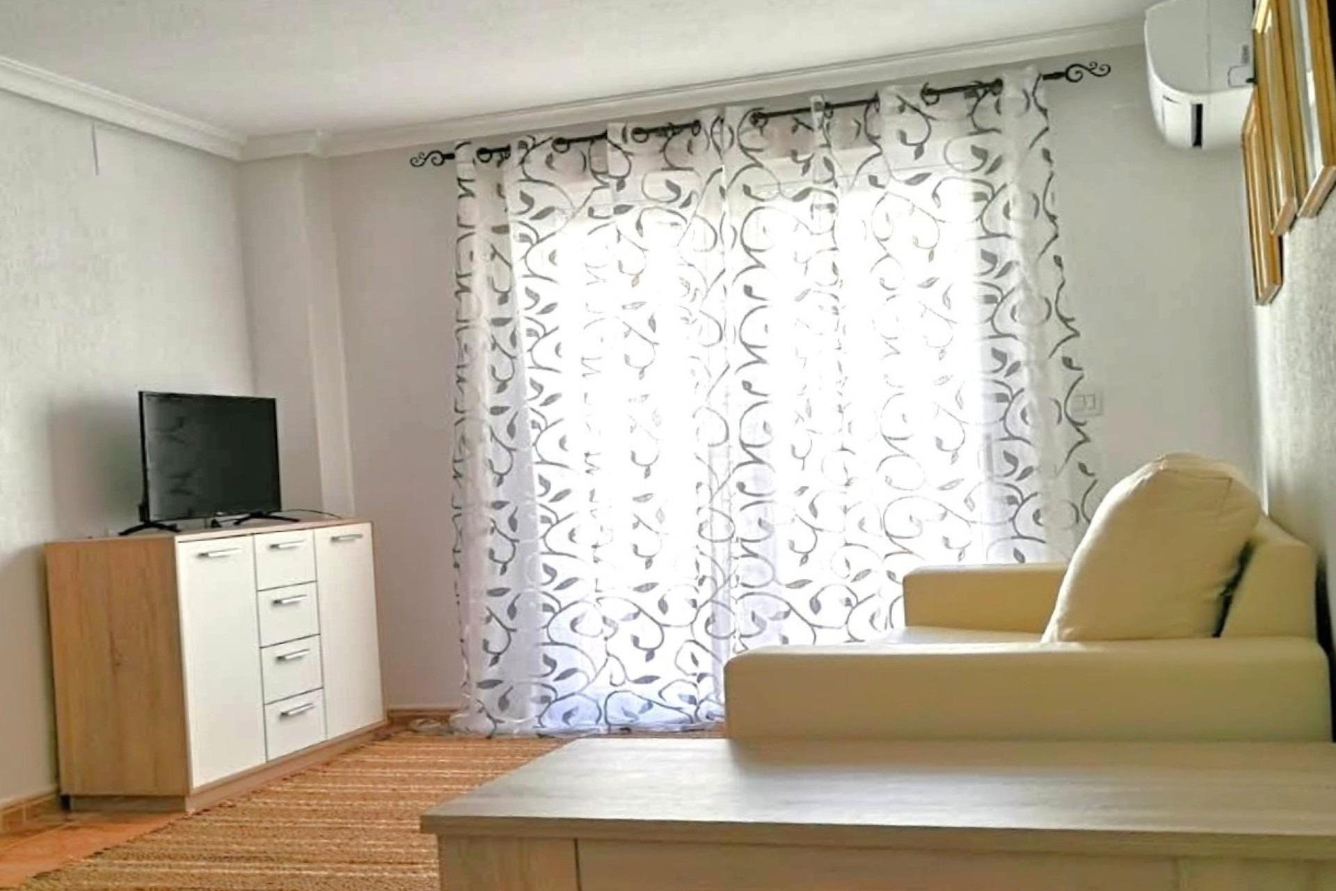 Revânzare - Apartament -
Torrevieja - PARQUE DE LAS NACIONES
