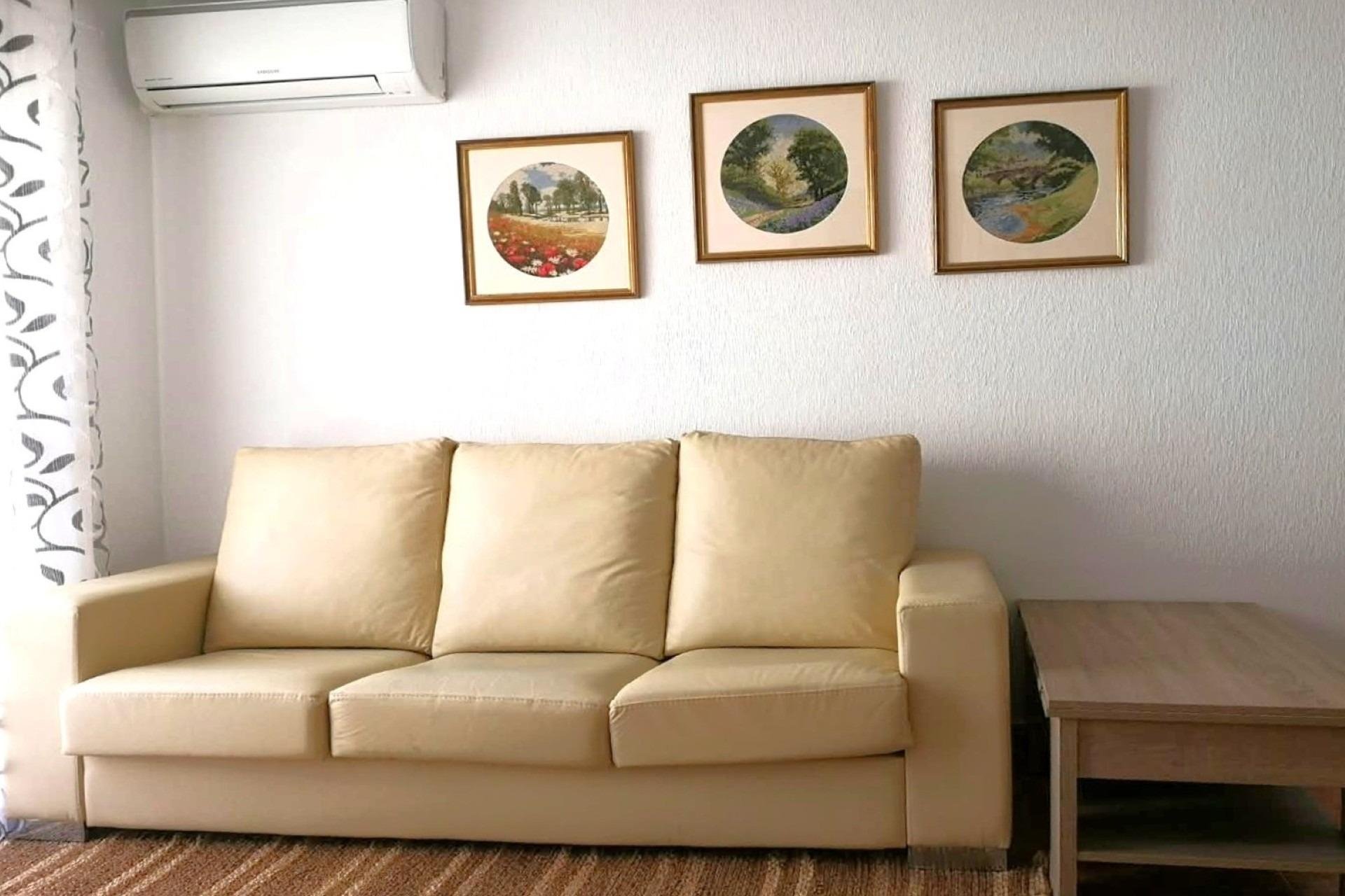 Revânzare - Apartament -
Torrevieja - PARQUE DE LAS NACIONES
